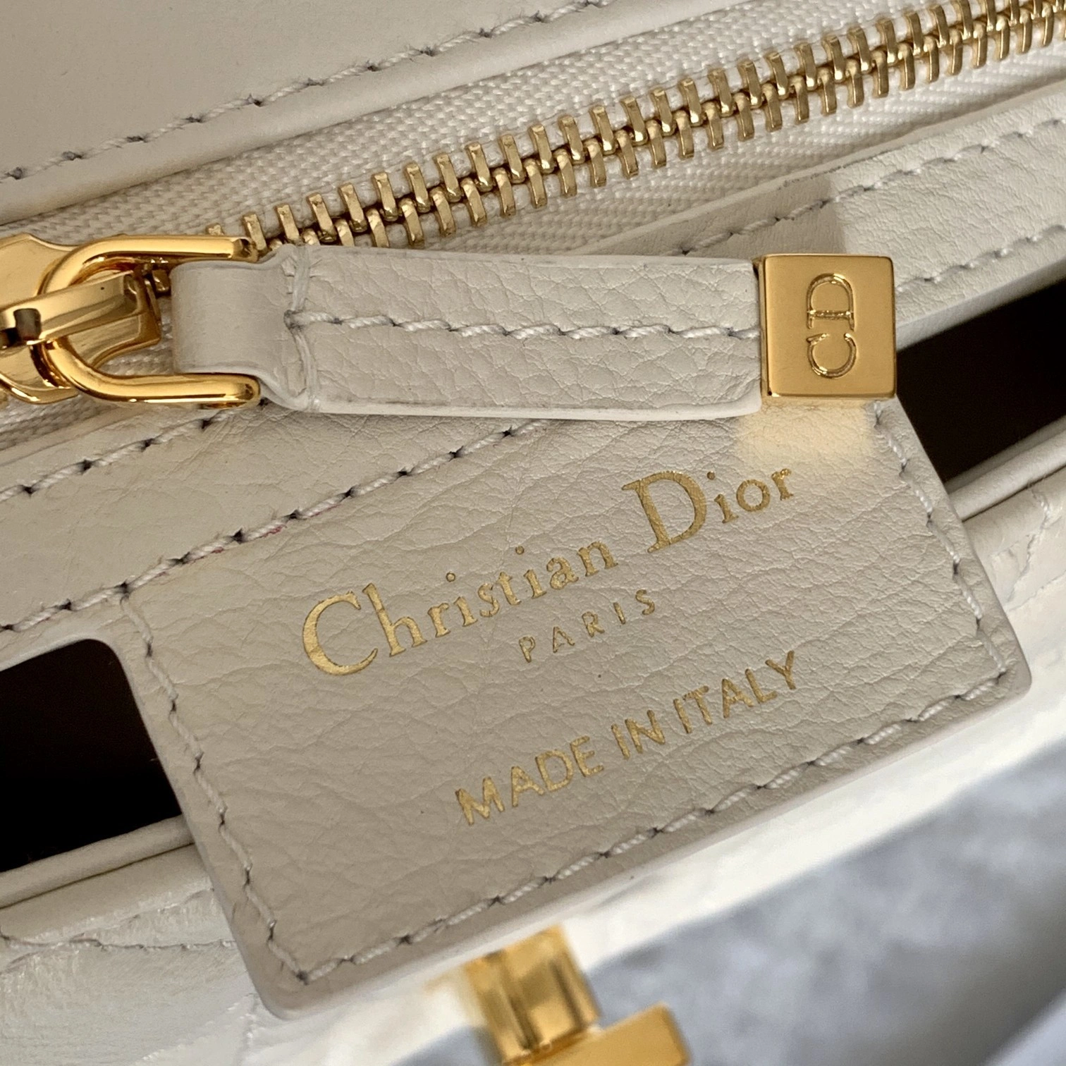 Custombag--M9242UWHC_M35U M9241UWHC-M35U M9242UWHC-M35U caro high quality version item：C-B803D0708