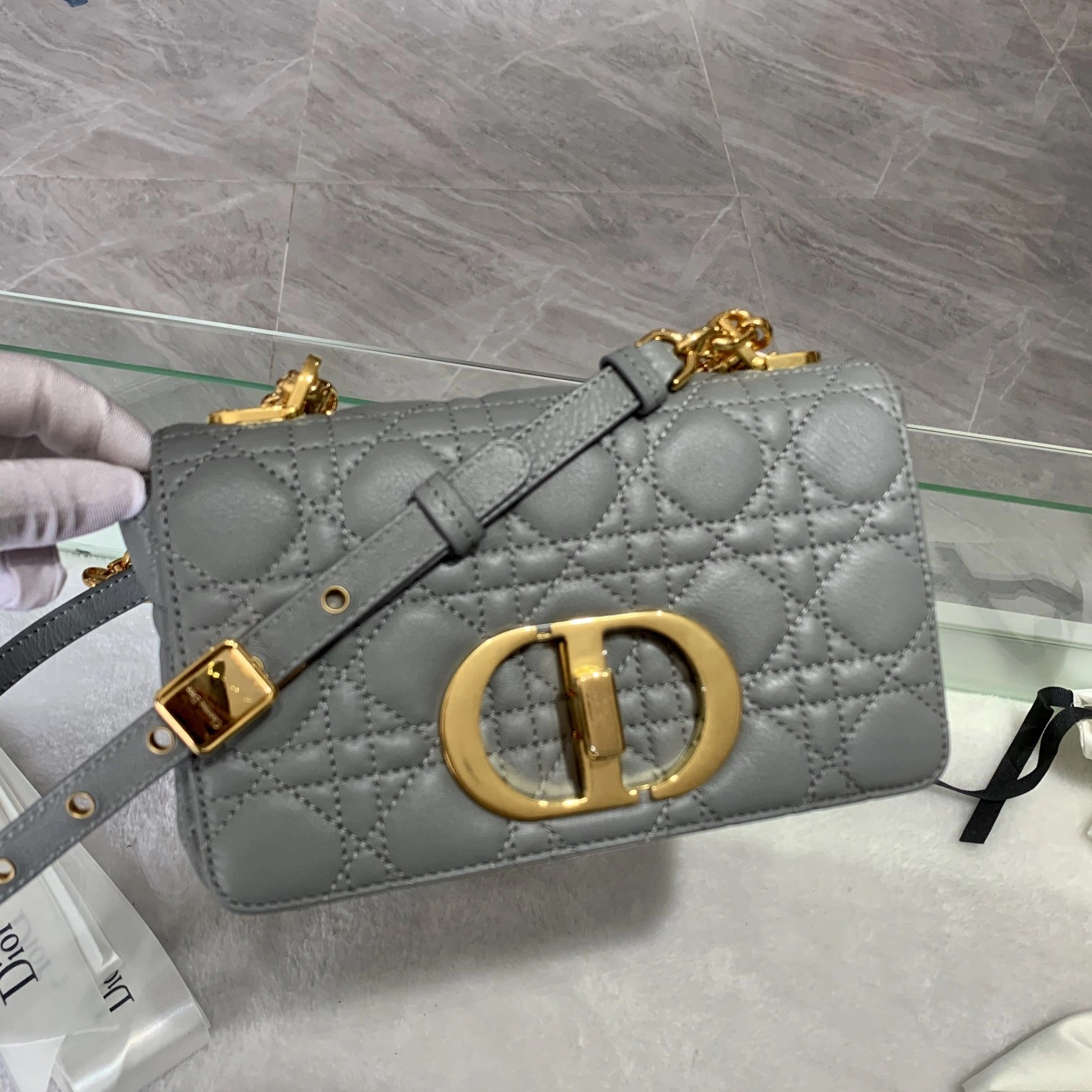 Custombag-- M9242UWHC_M41G M9241UWHC-M41G M9242UWHC-M41G caro high quality version item：C-B803D0705