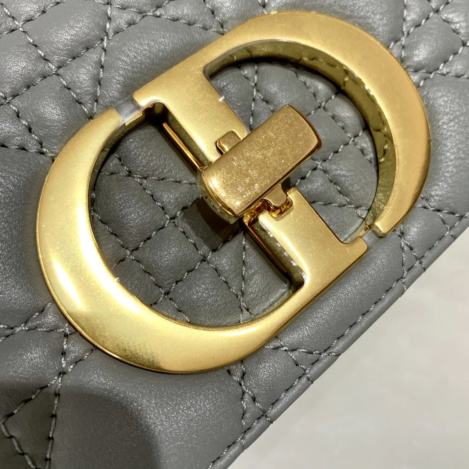 Custombag-- M9242UWHC_M41G M9241UWHC-M41G M9242UWHC-M41G caro high quality version item：C-B803D0705