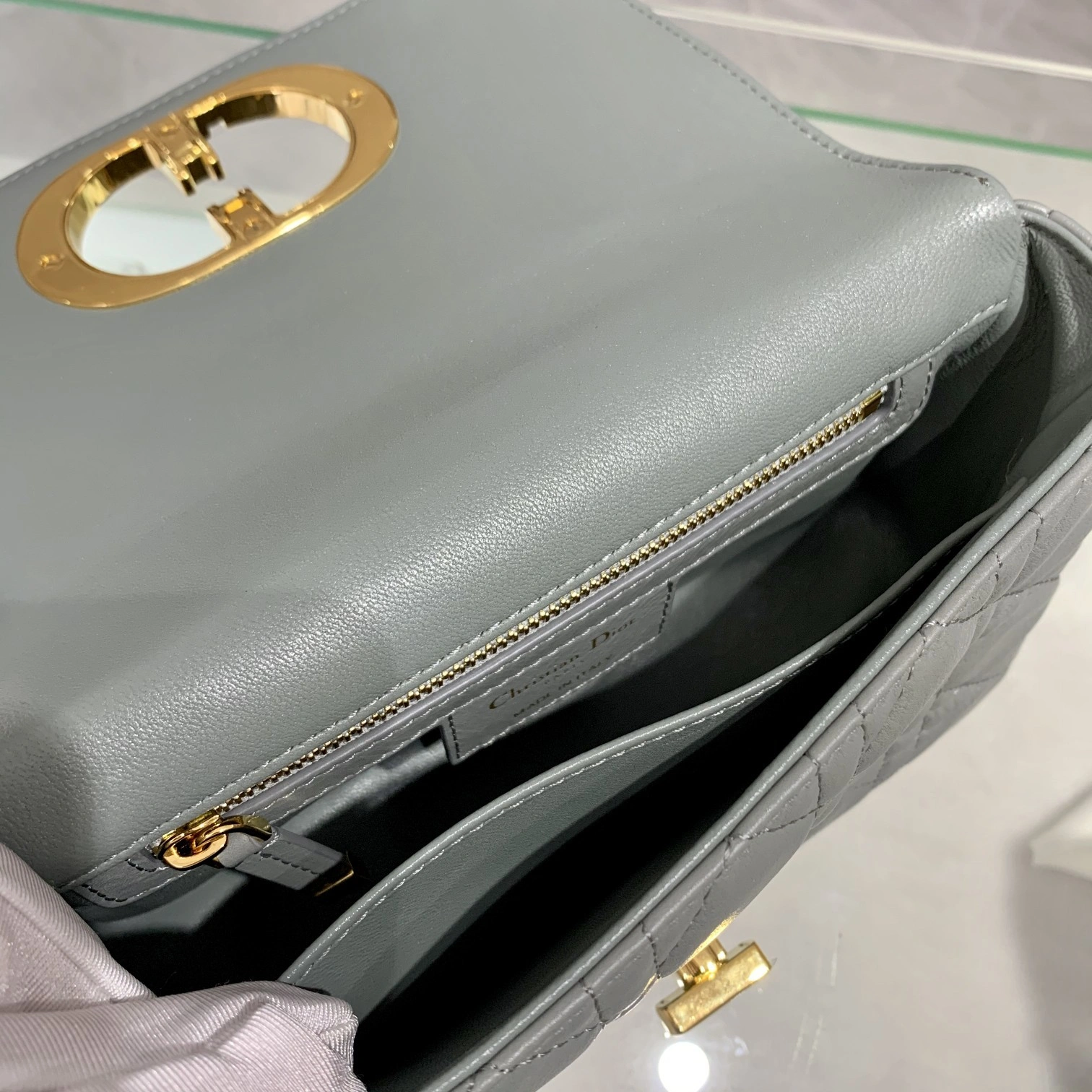 Custombag-- M9242UWHC_M41G M9241UWHC-M41G M9242UWHC-M41G caro high quality version item：C-B803D0705