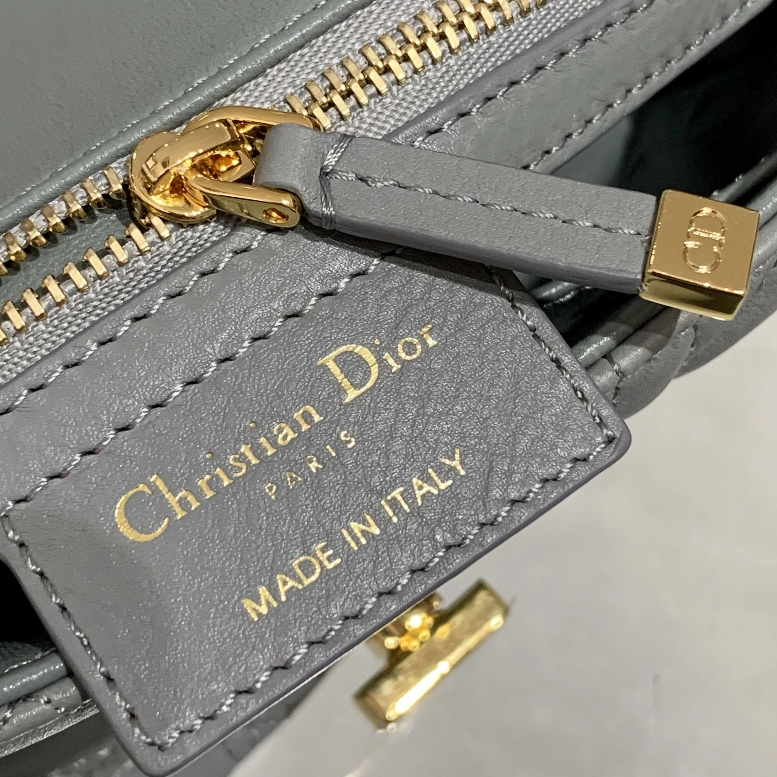 Custombag-- M9242UWHC_M41G M9241UWHC-M41G M9242UWHC-M41G caro high quality version item：C-B803D0705