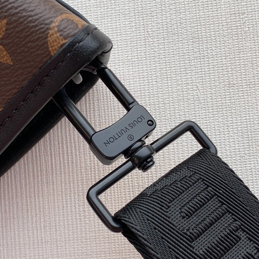 Week-End Tote M45733 item:B-B182A1024