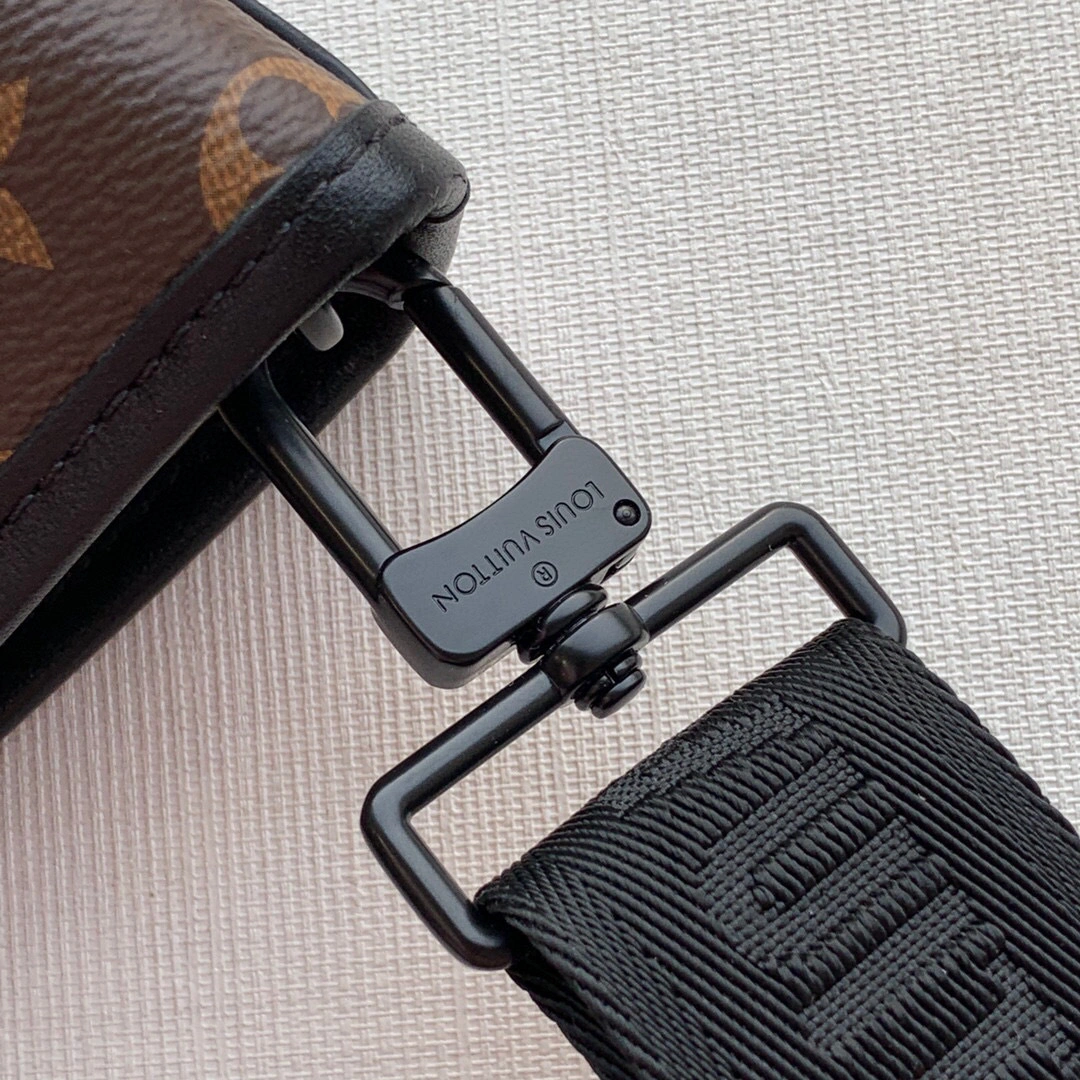 Week-End Tote M45734 item:B-B182A1023