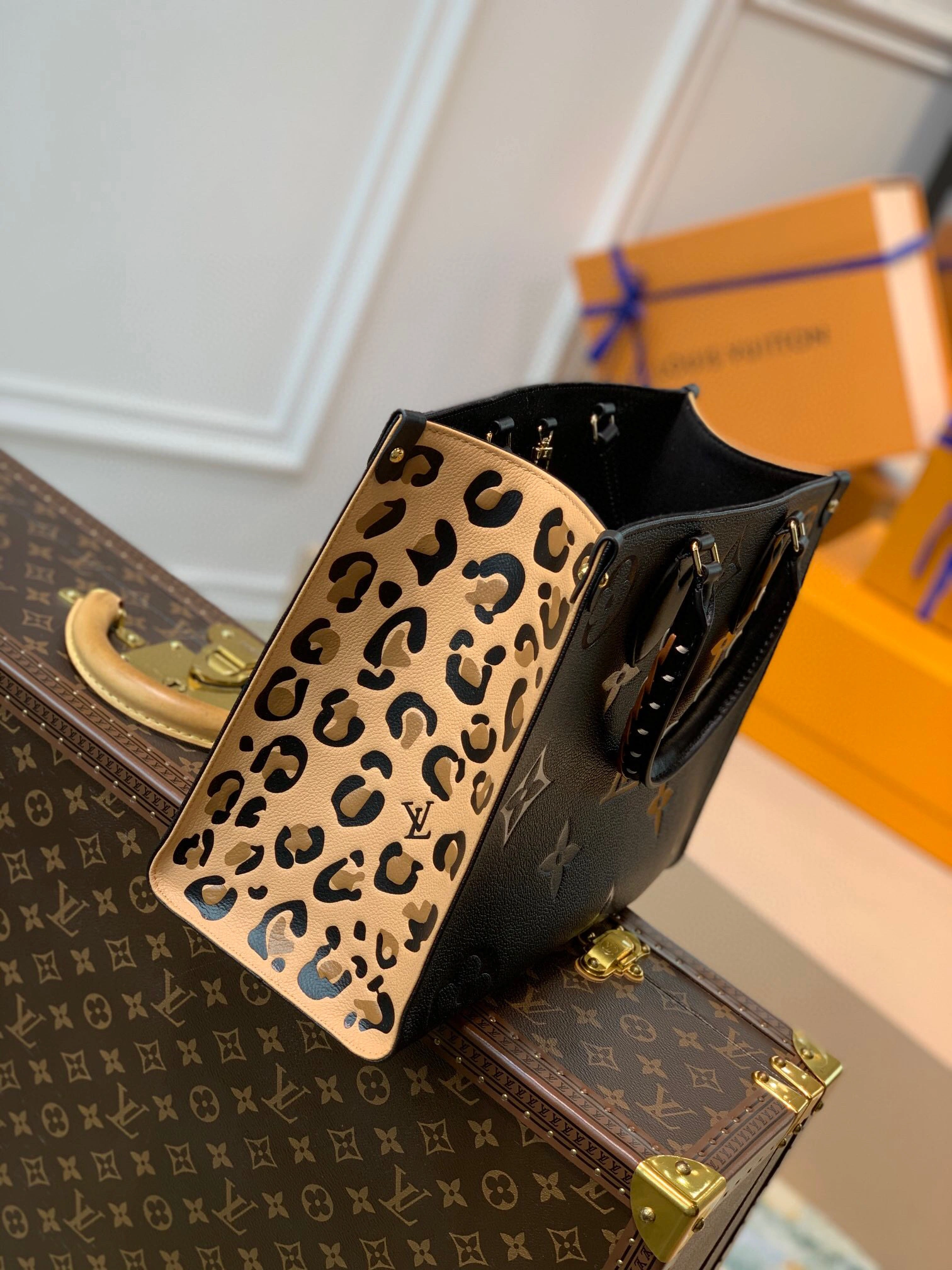 Wild at Heart Onthego M58522 item:B-B182A1011