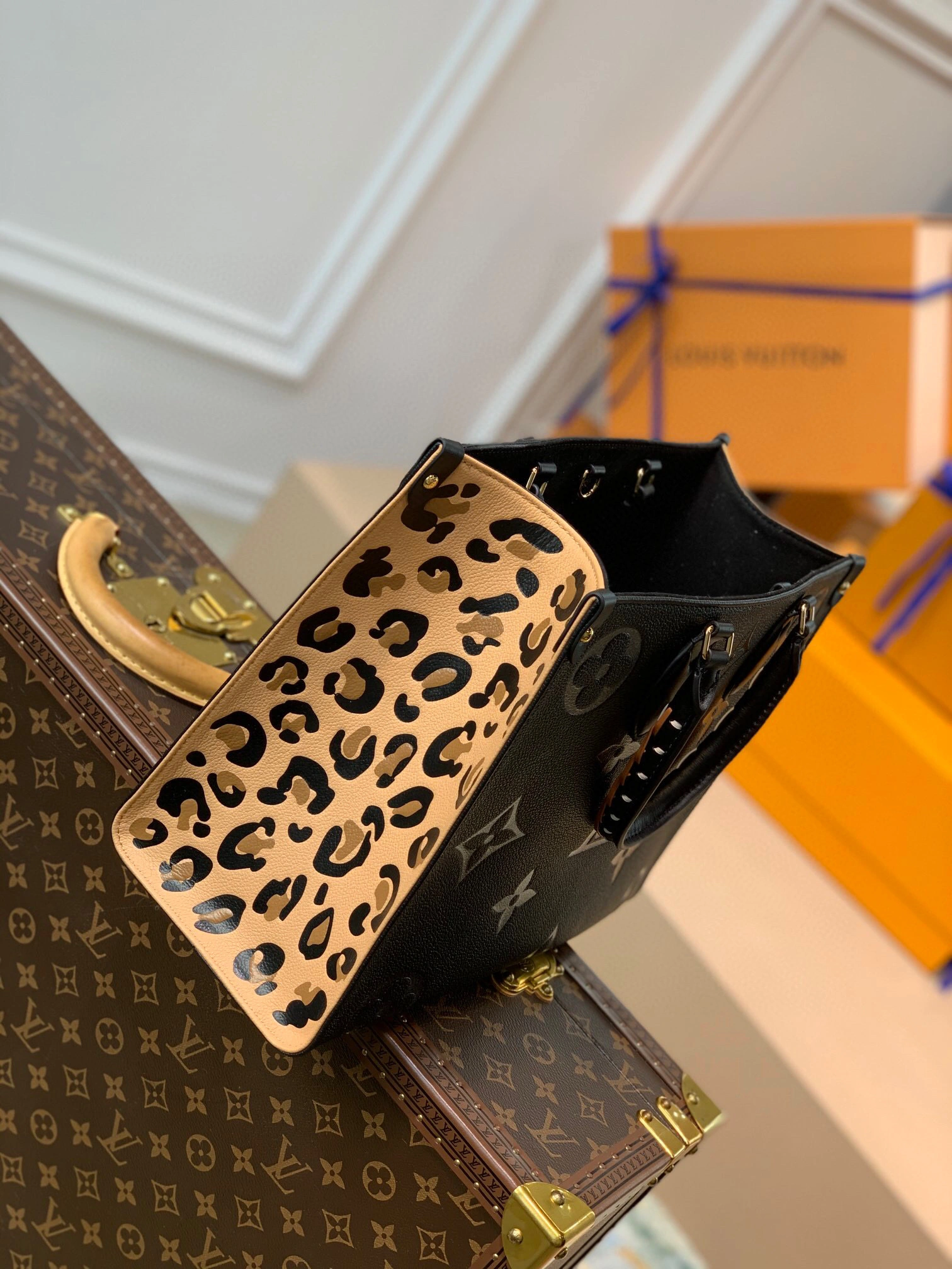 Wild at Heart Onthego M58522 item:B-B182A1011