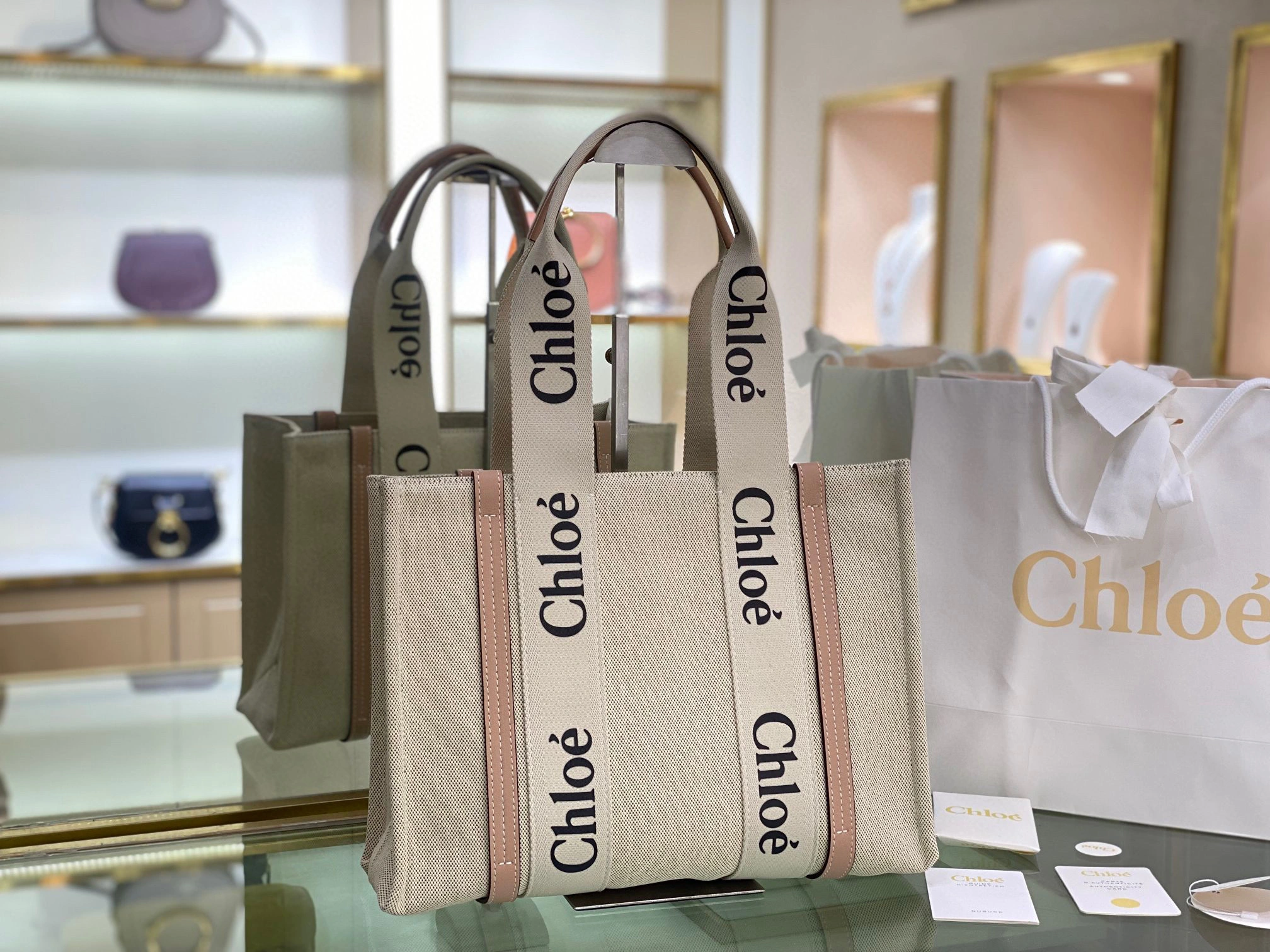 Woody Tote item:B-B000B1139