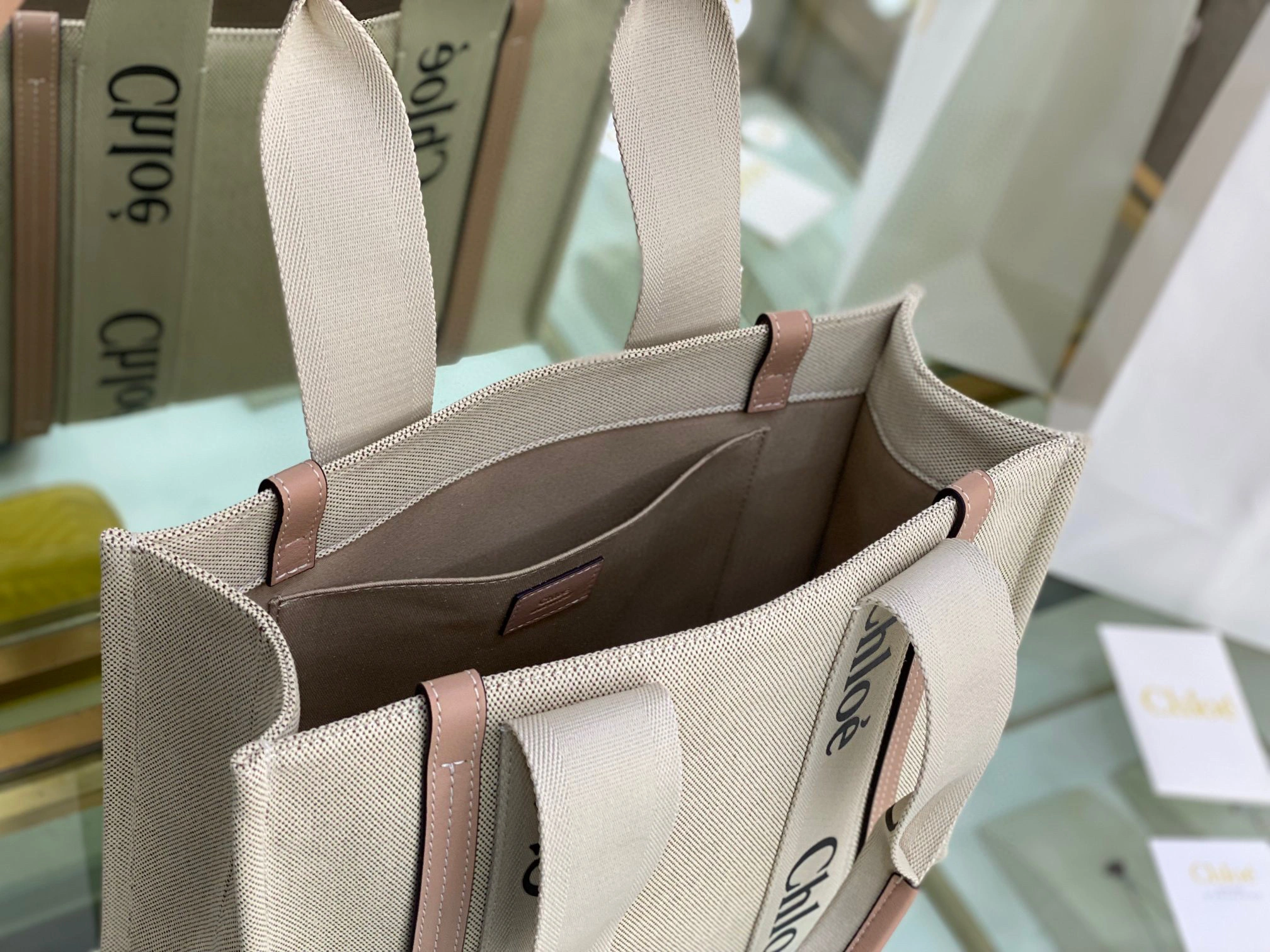 Woody Tote item:B-B000B1139