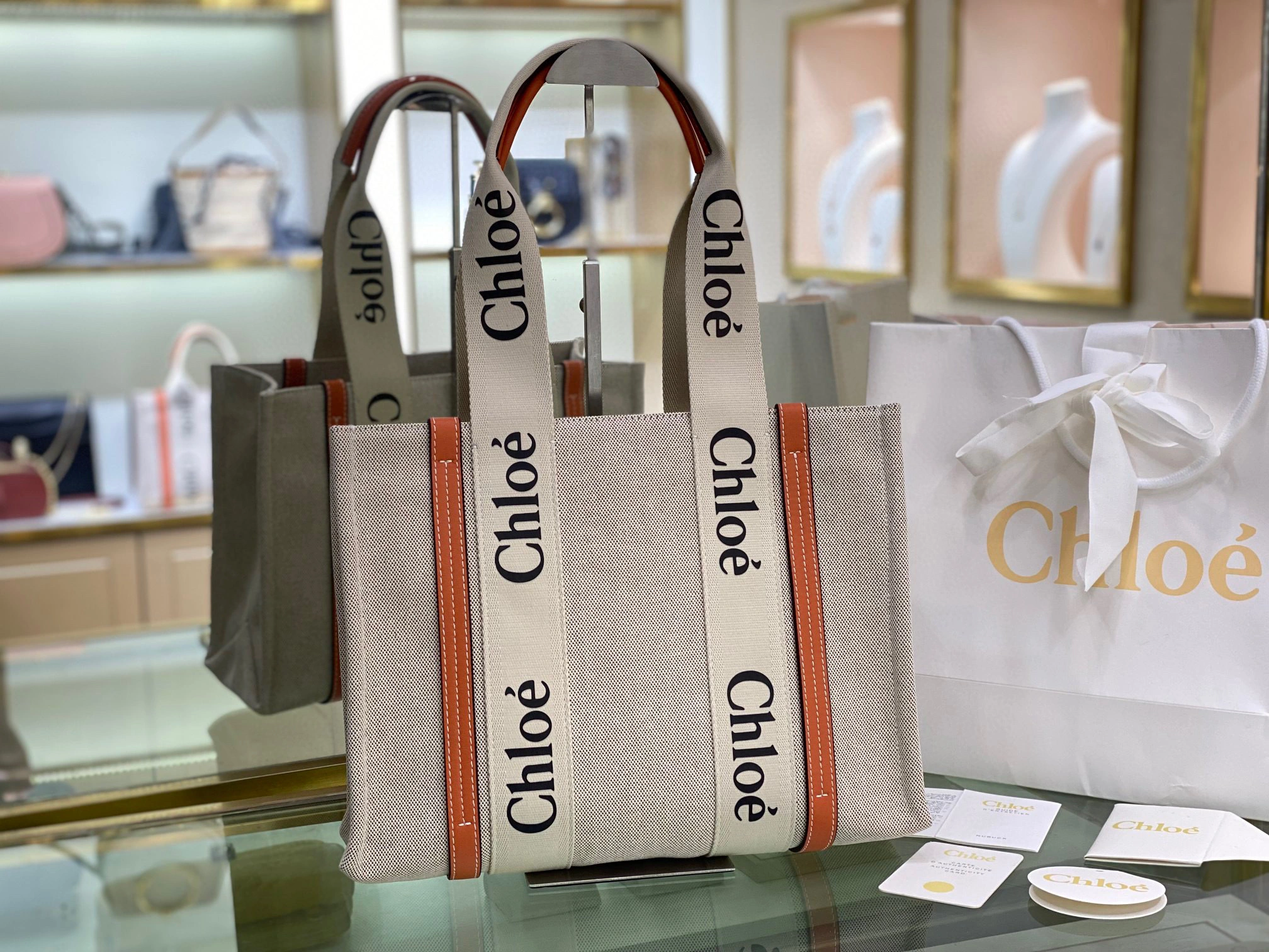 Woody Tote item:B-B000B1140