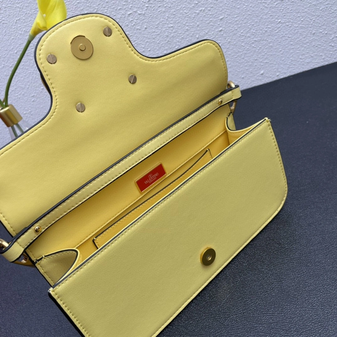 XW2B0 Loco item : BT-B225C3103W