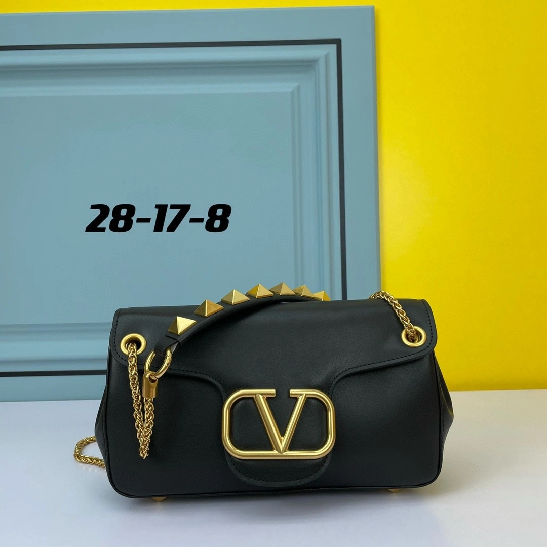 XW2B0K26VNL0NO nappa Garavani Stud Sign item : BT-B225D0836W