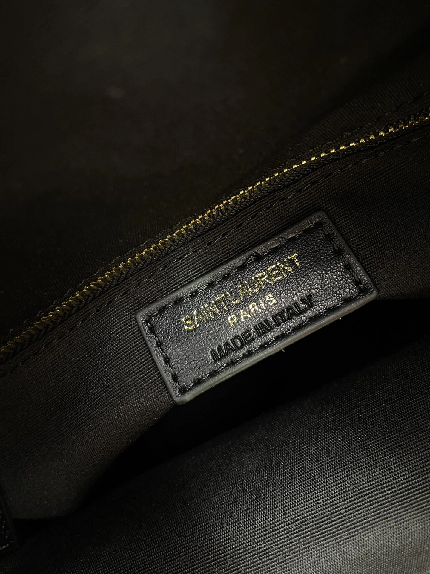 Yv5s 672609-1EL07-1000 Calfskin item:DT-B225E2007