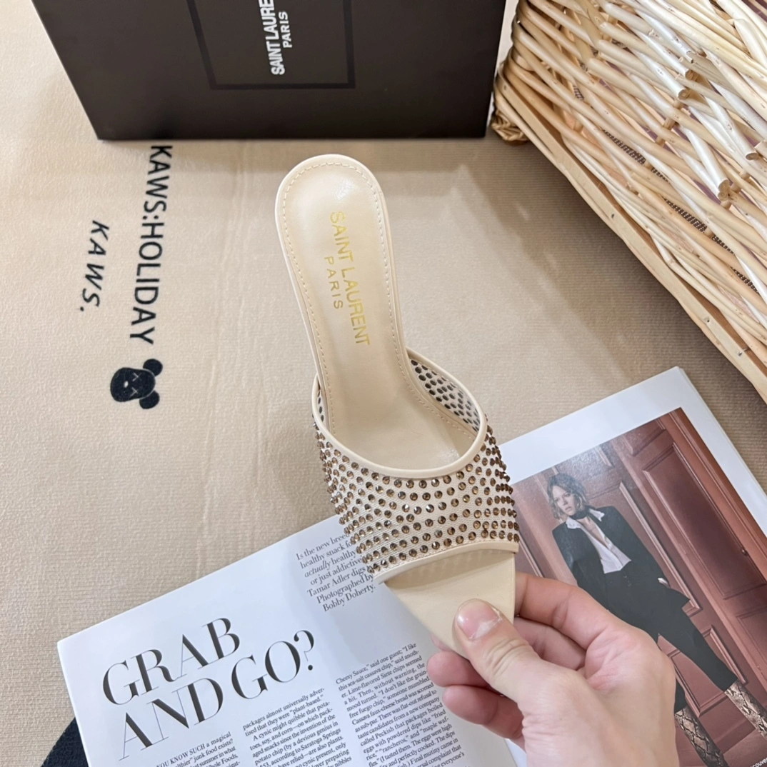 Yv5s 7424502WJ0C6851 Heel height：7CM item:DT-X234E3021