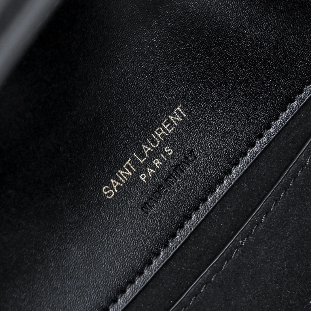Yv5s 749036-2R20W-1000 Calfskin item:DT-B225E2628