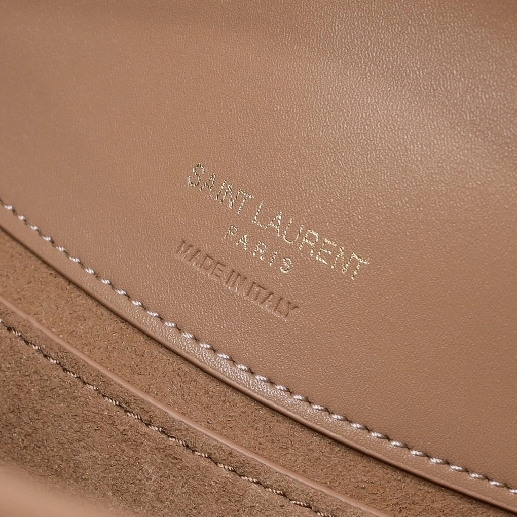 &Yv5s 749036-2R20W-2721 Calfskin item:DT-B225E2629