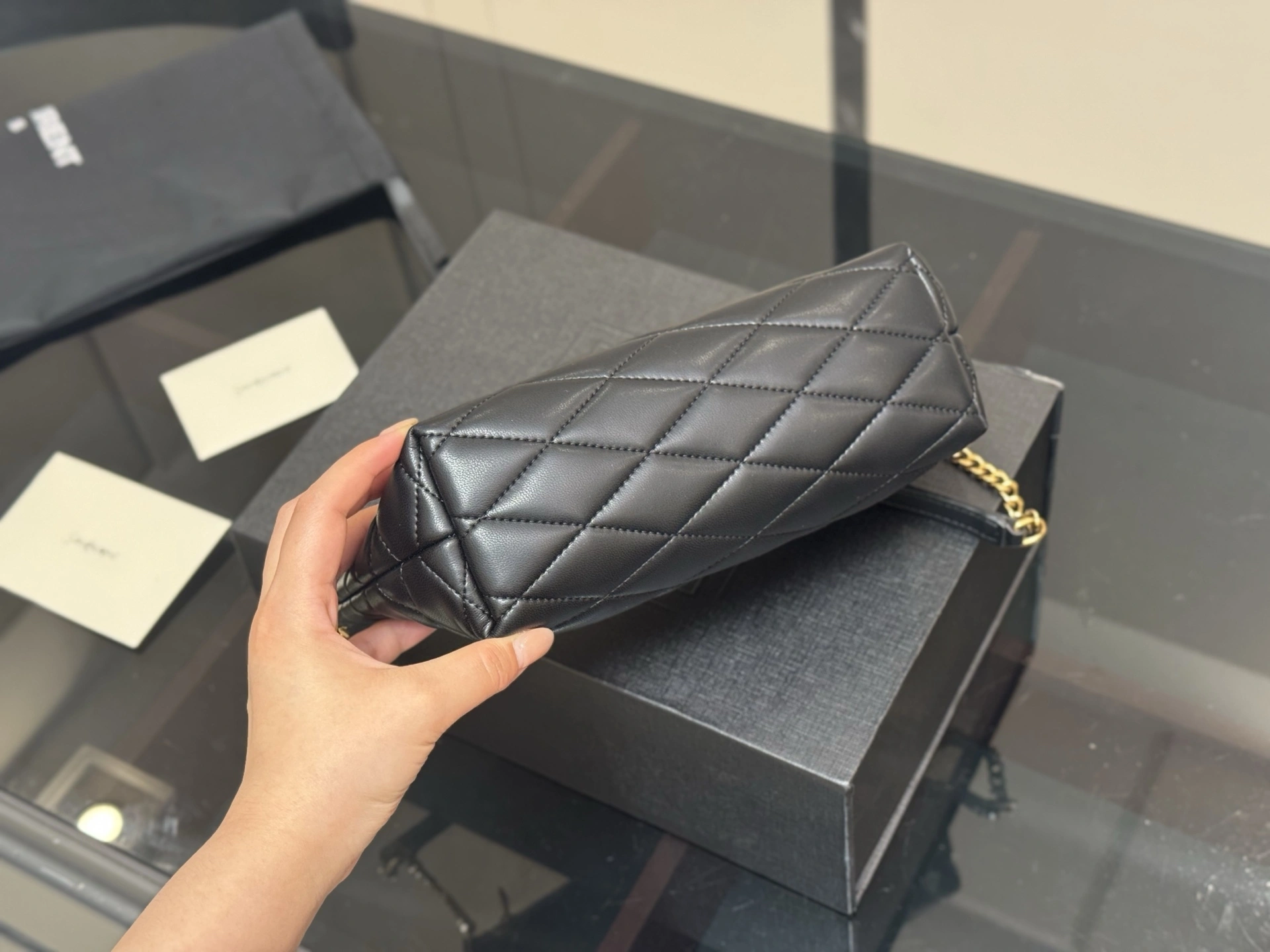 Yv5s 755979-1EL07-1000 sheepskin item:ET-B234G3054