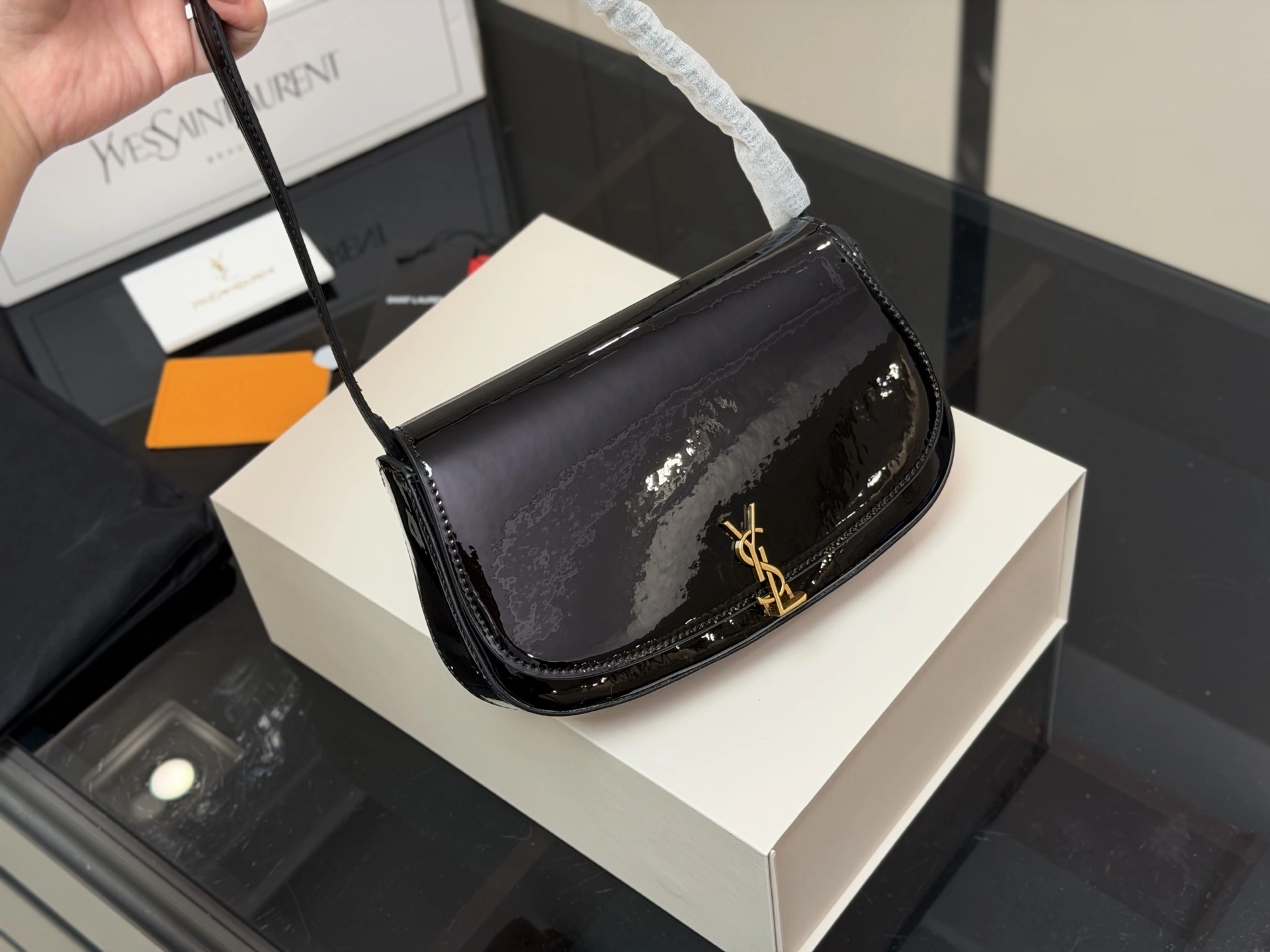Yv5s 779642-BMIIW-1000 cowhide item:ET-B264J2328