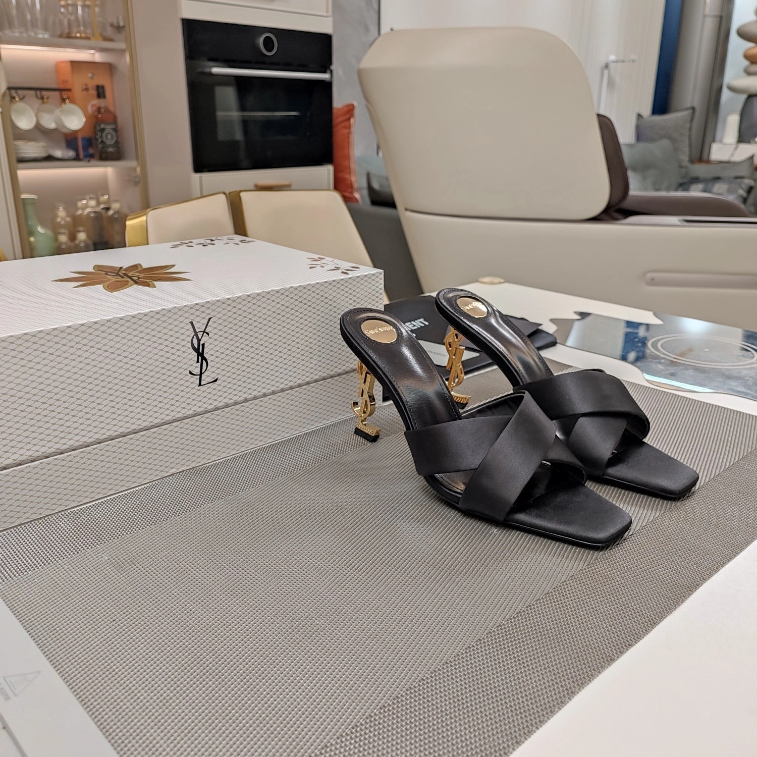 Yv5s 8189319QAB11000 Heel height：8CM item:ET-X234E0806W