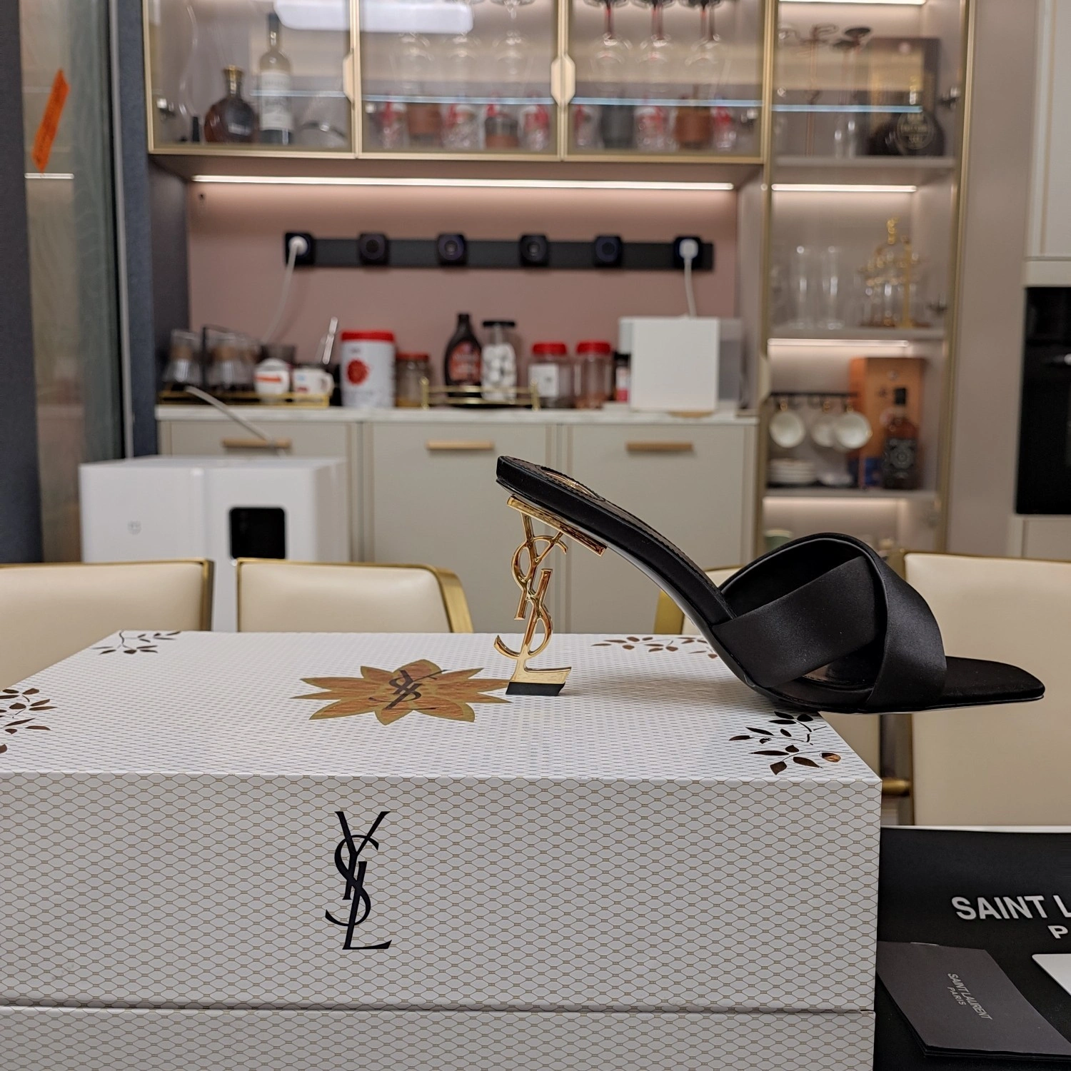 Yv5s 8189319QAB11000 Heel height：8CM item:ET-X234E0806W