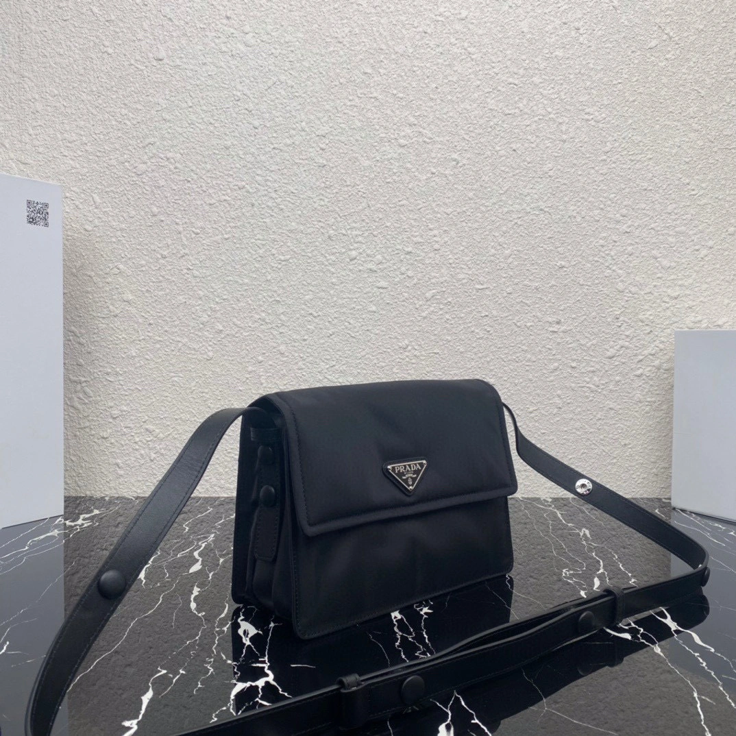 MOMO-1BD313_RDLN_F0002_V_OOO high quality version 1BD313-RDLN-F0002-V-OOO nylon item：B-B063L0610C