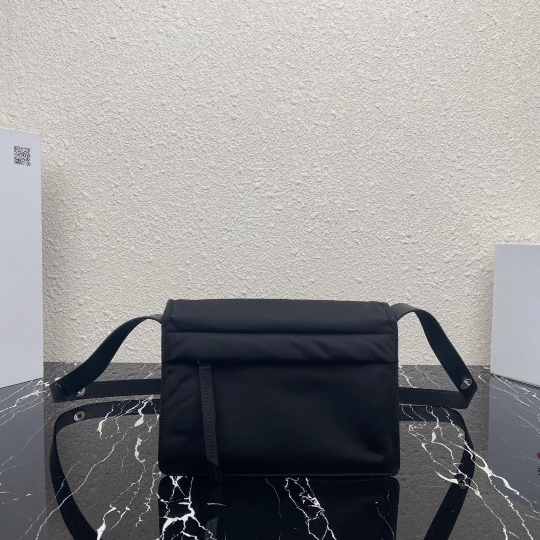 MOMO-1BD313_RDLN_F0002_V_OOO high quality version 1BD313-RDLN-F0002-V-OOO nylon item：B-B063L0610C