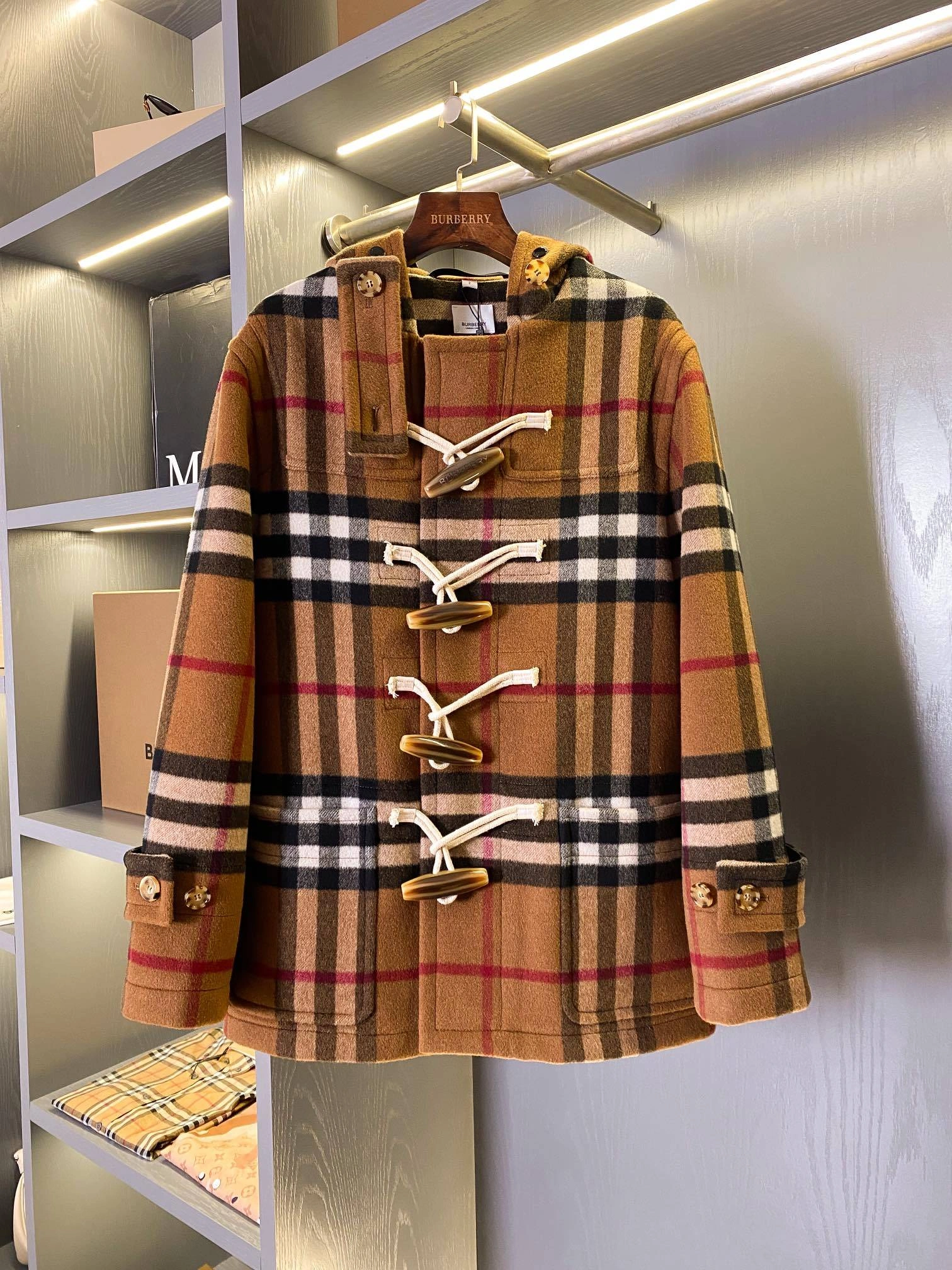 Bald Eagle-- 2ur25rry high quality version Horn Butto cashmere Wool 80% item:D-F020J3113