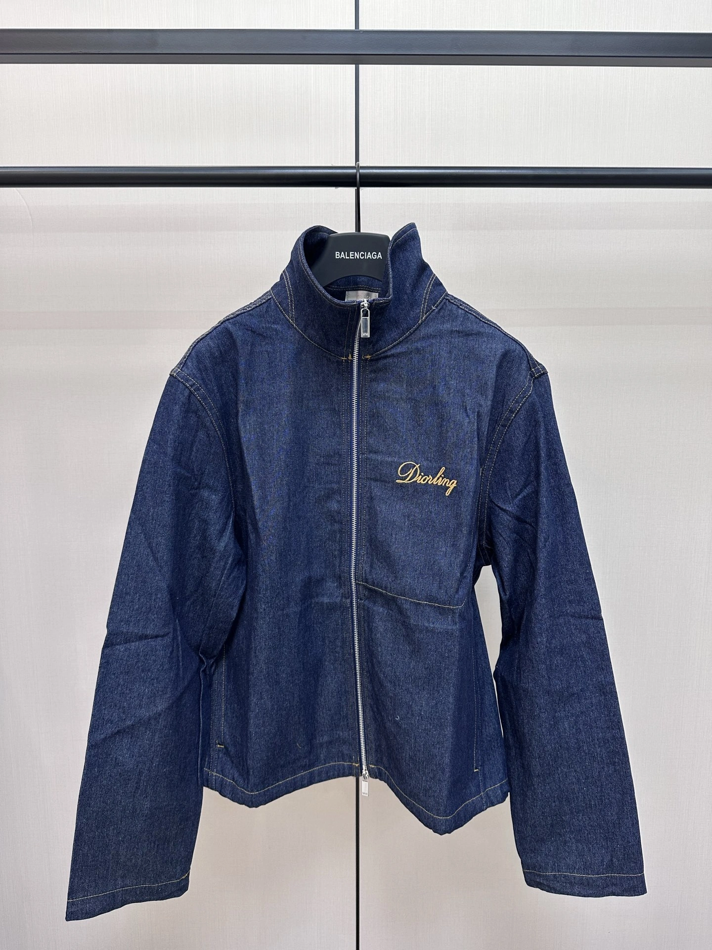 air-- 4ior embroidery item: E-F431I2901