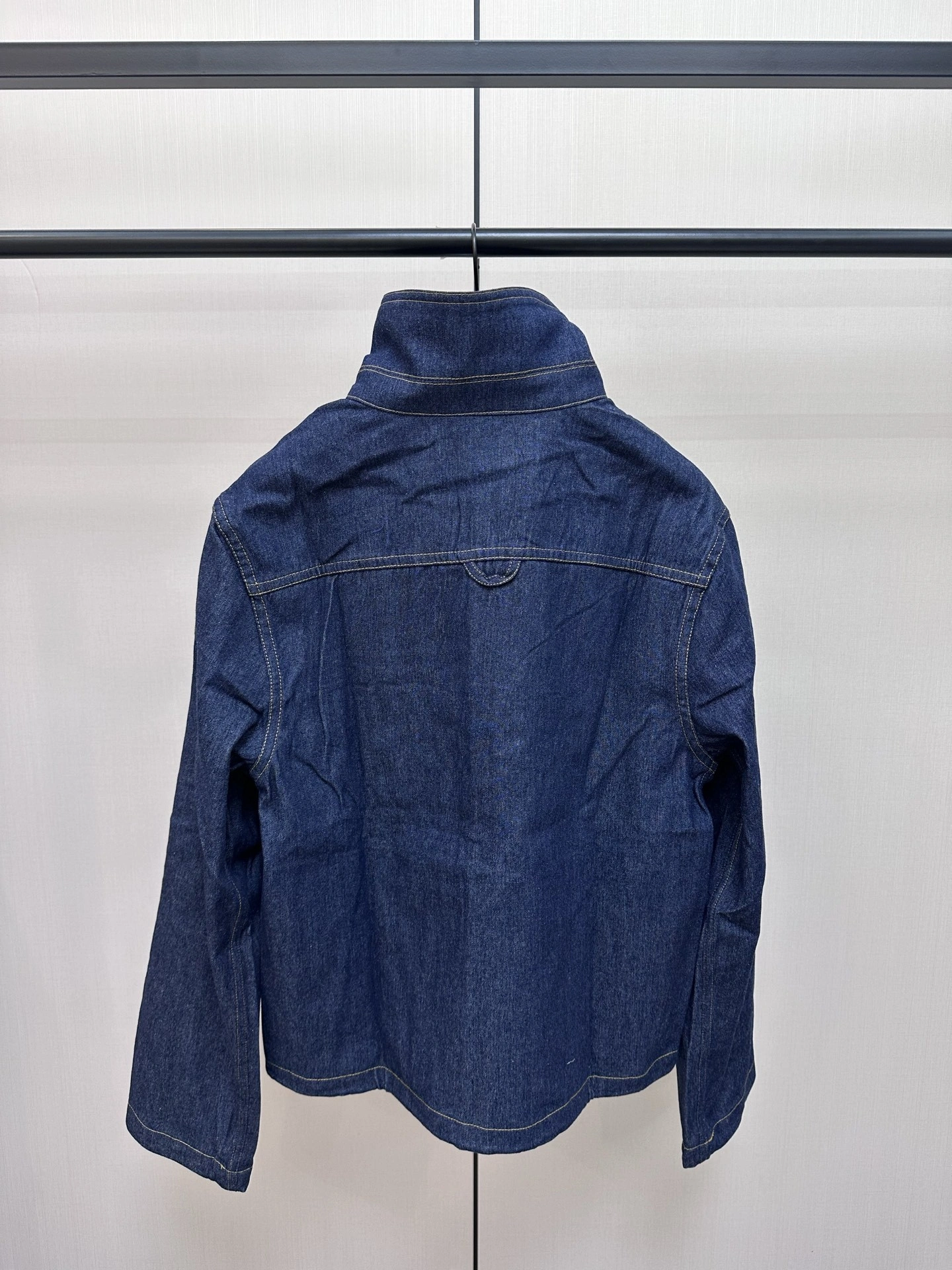 air-- 4ior embroidery item: E-F431I2901