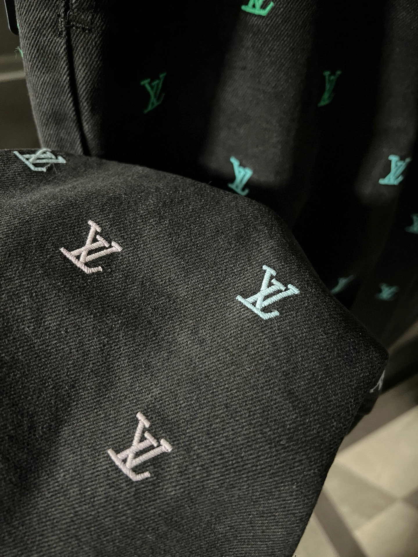 air-- 8V embroidery item:E-F199G1207