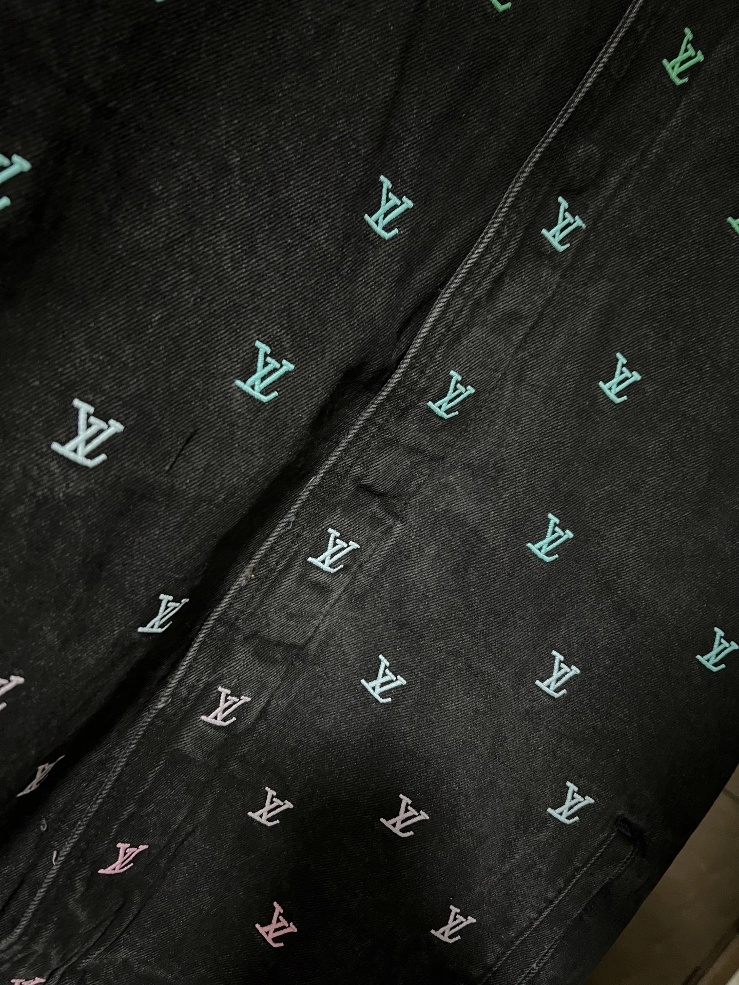 air-- 8V embroidery item:E-F199G1207