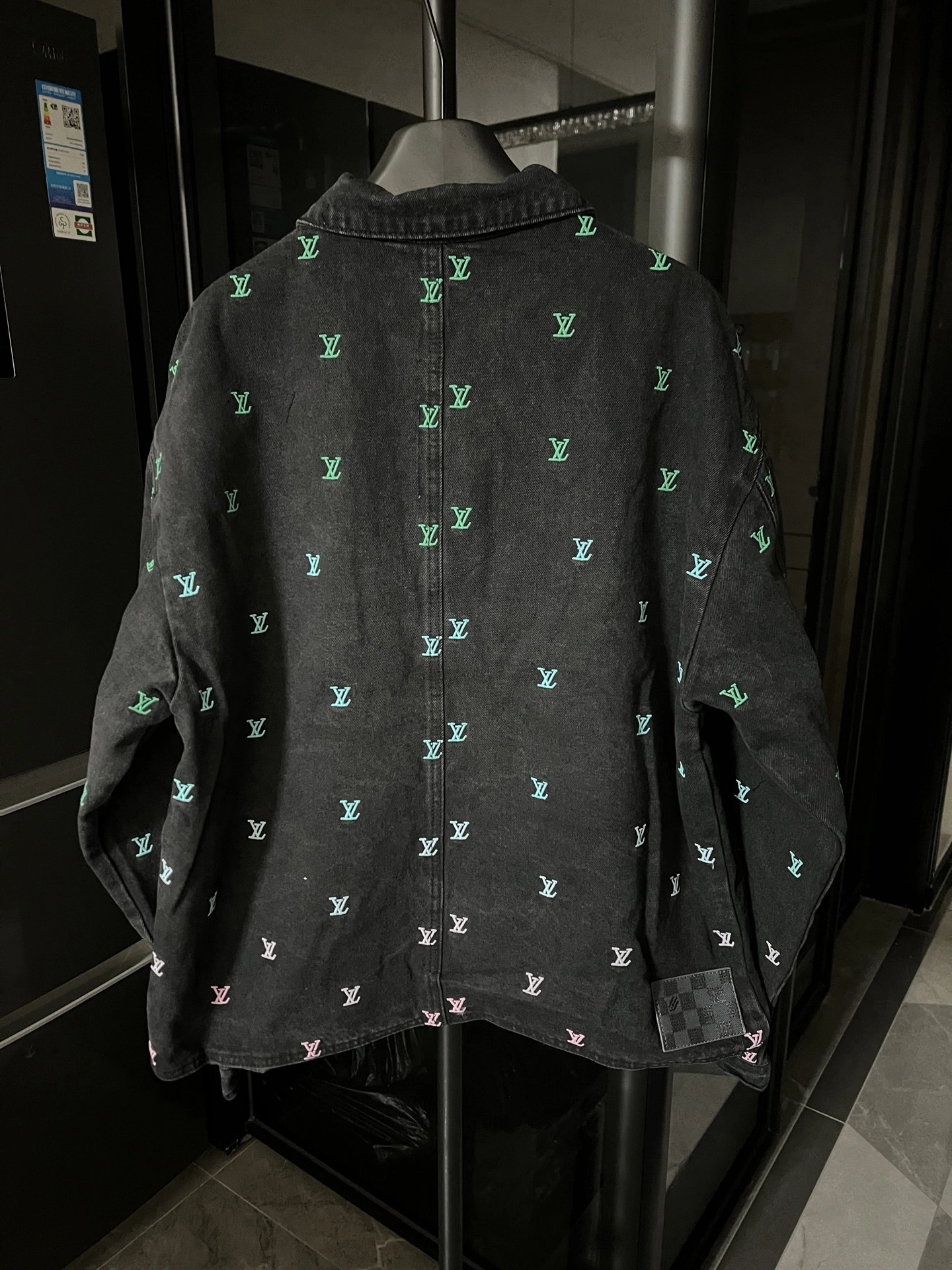 air-- 8V embroidery item:E-F199G1207