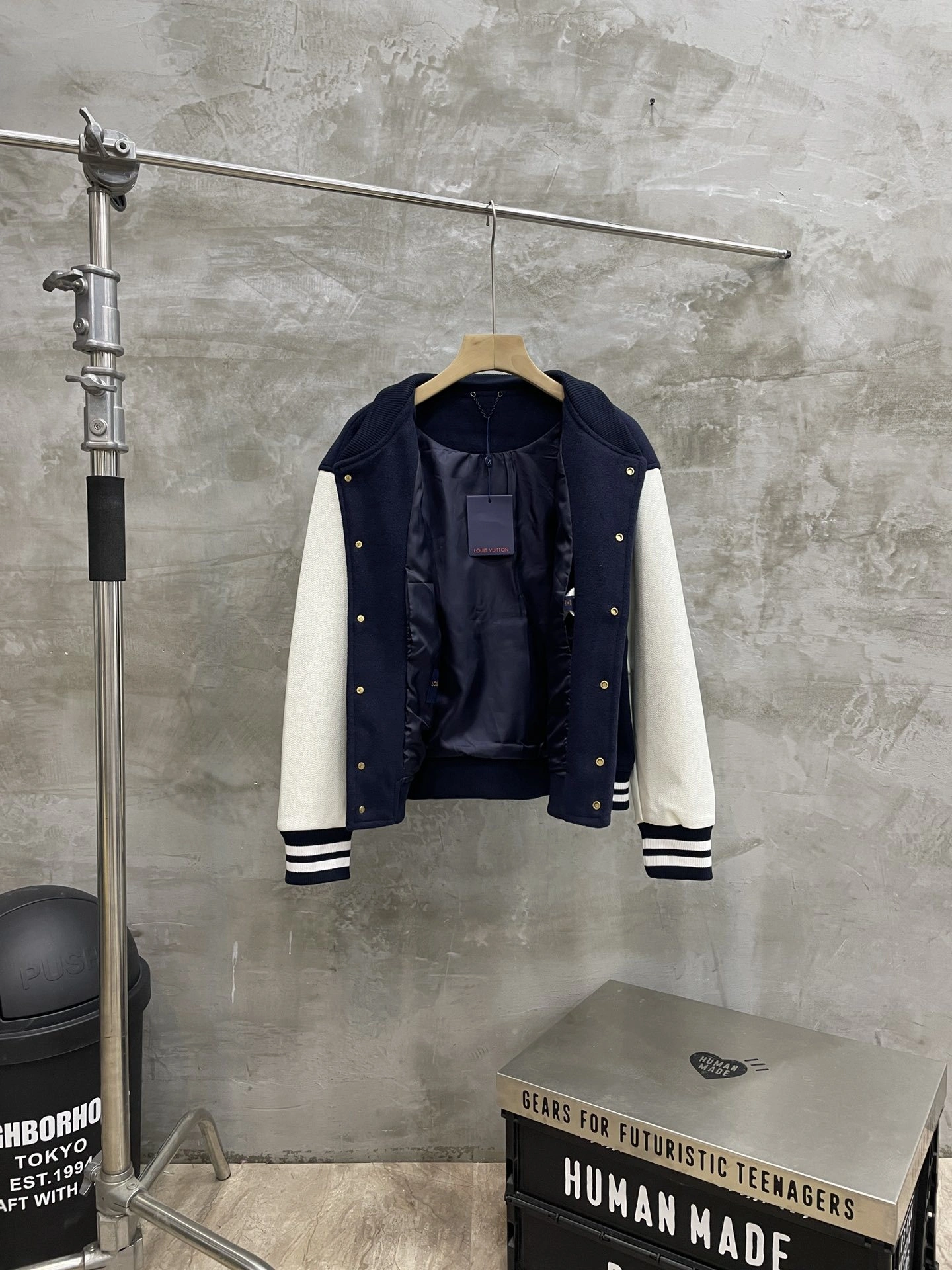 air-- 8V embroidery wool item: E-F431I2922