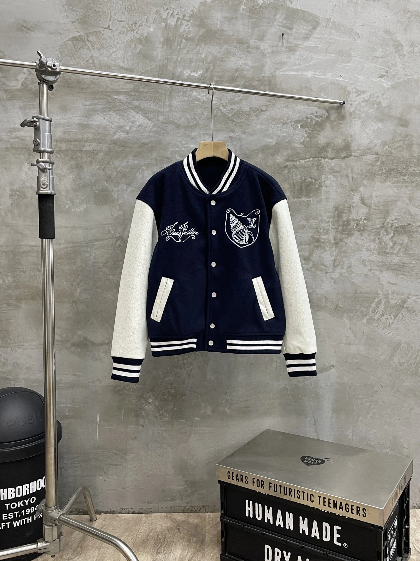 air-- 8V embroidery wool item: E-F431I2922