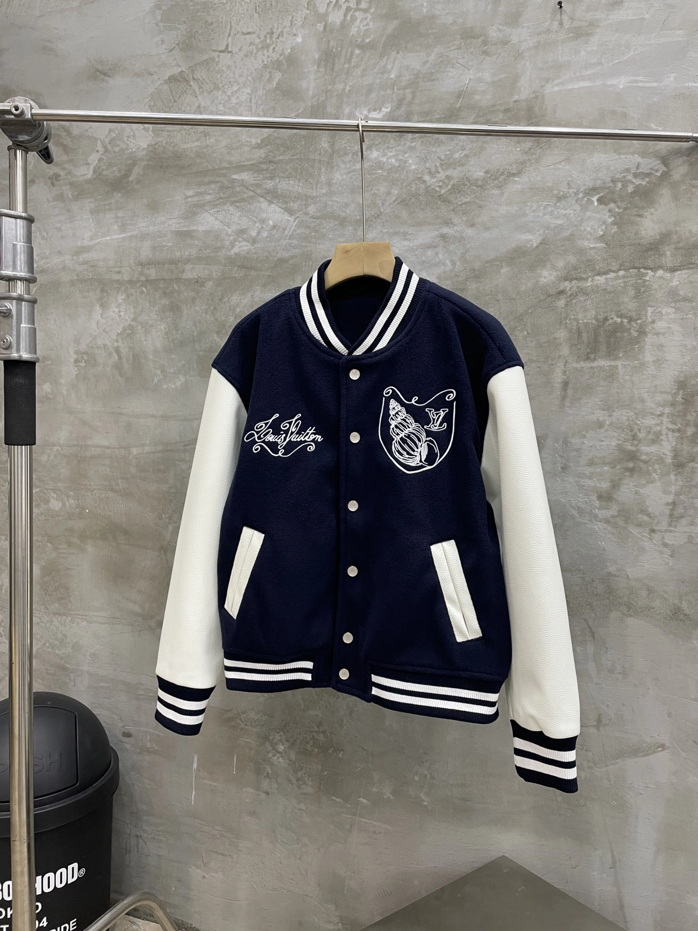air-- 8V embroidery wool item: E-F431I2922