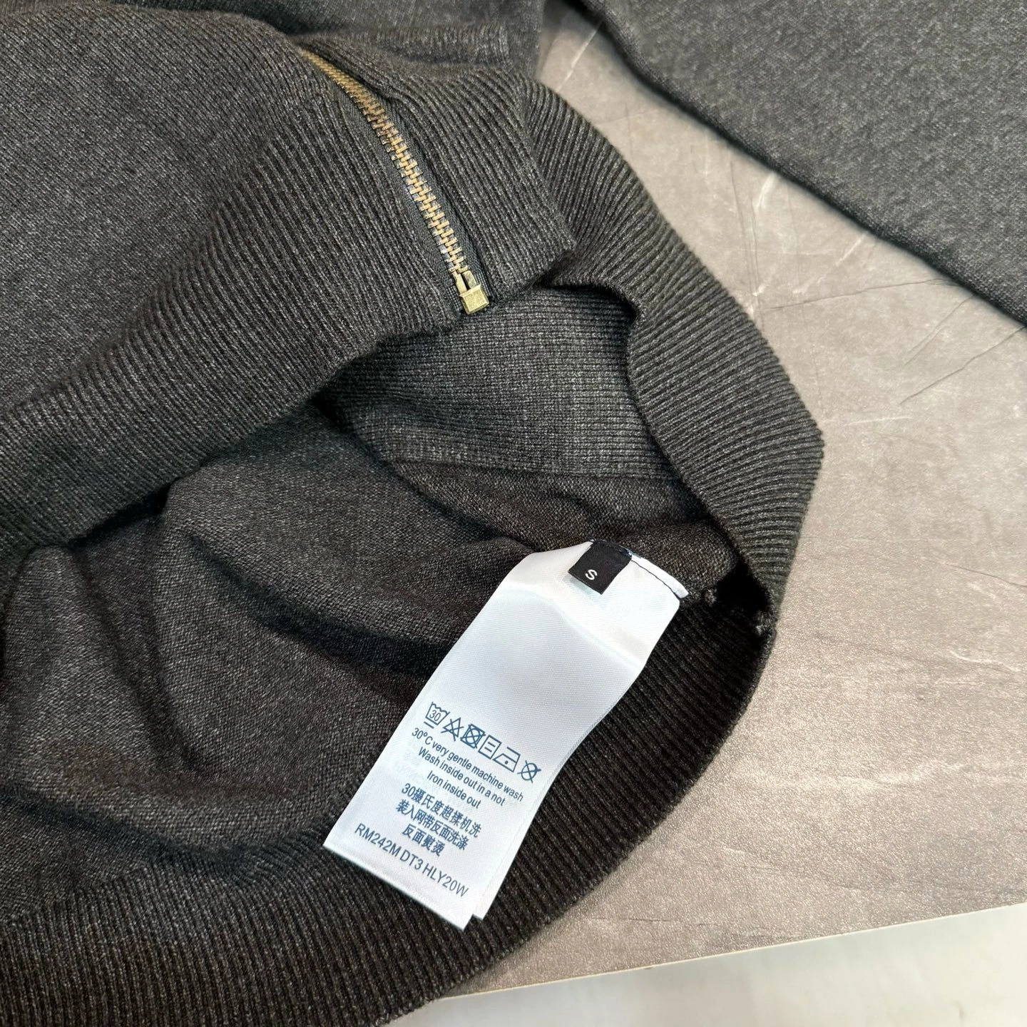 air-- 8V wool oversize item: E-F190J0522H