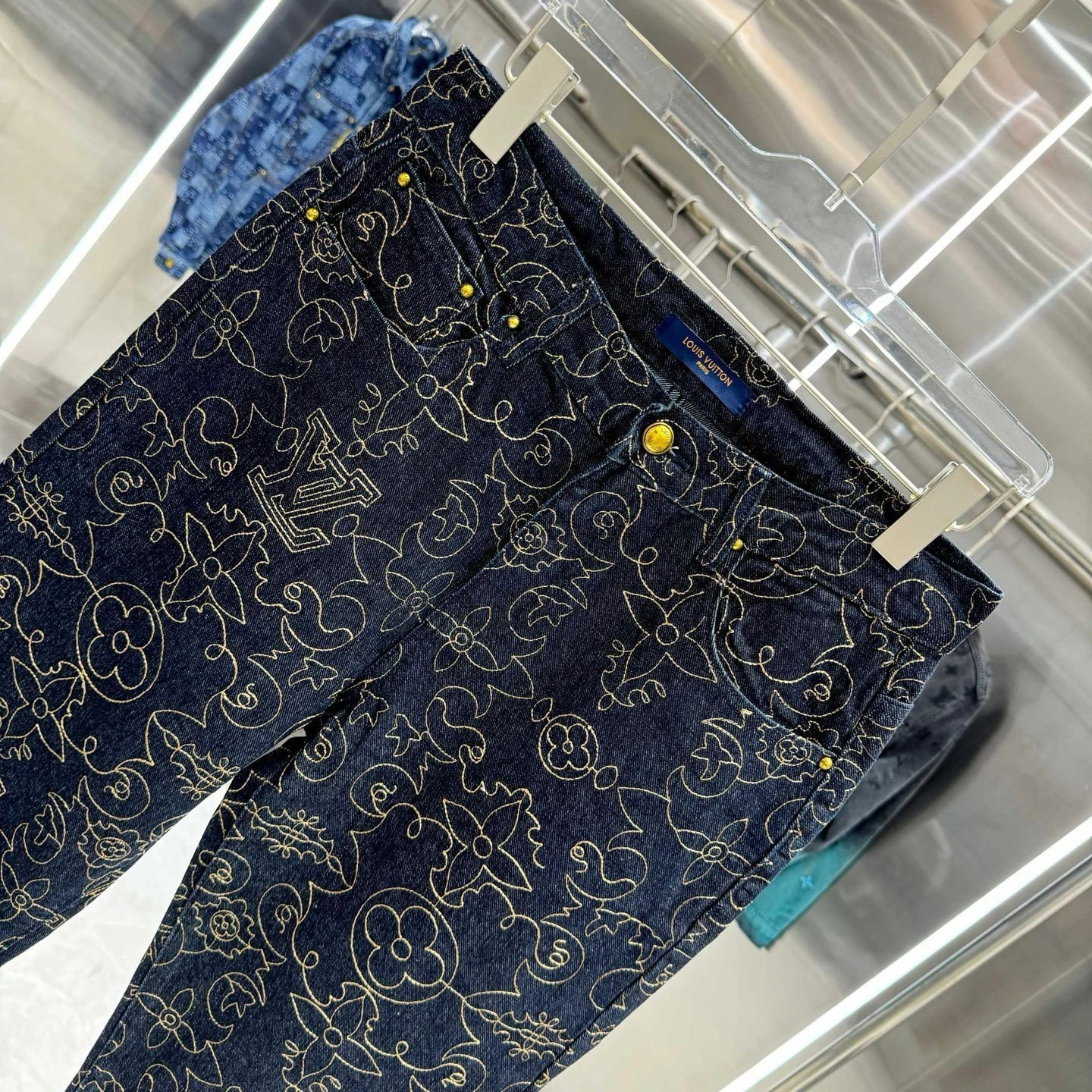 air- 8V embroidery item:E-F431I2117