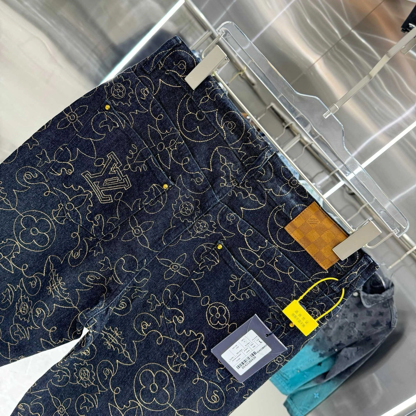air- 8V embroidery item:E-F431I2117
