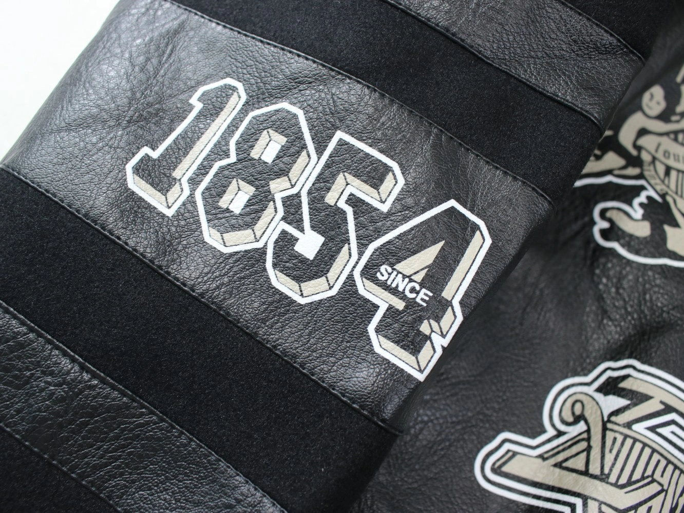 air- 8V oversized item:D-F110J4534