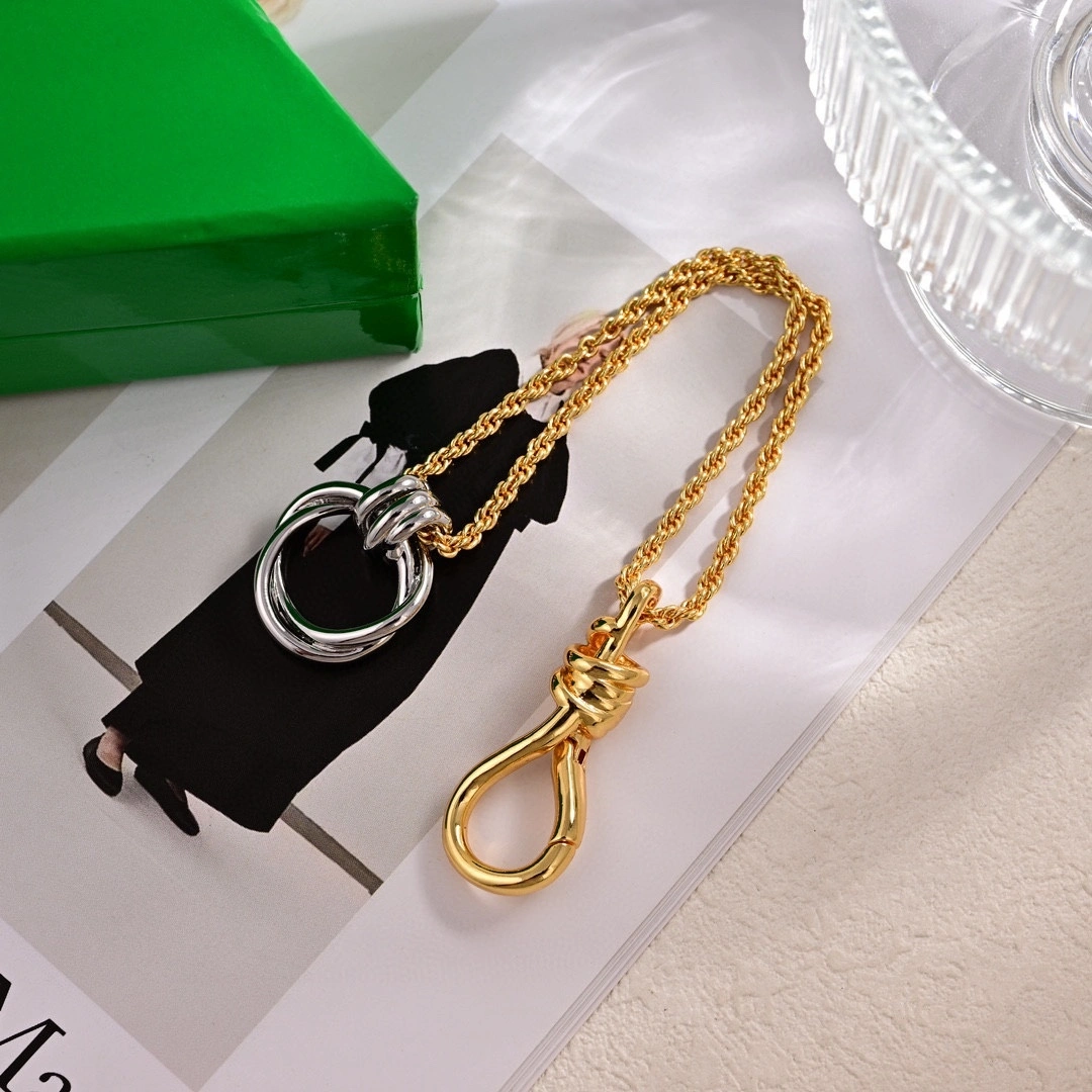 barbara- V595t1 item:D-S092L1828