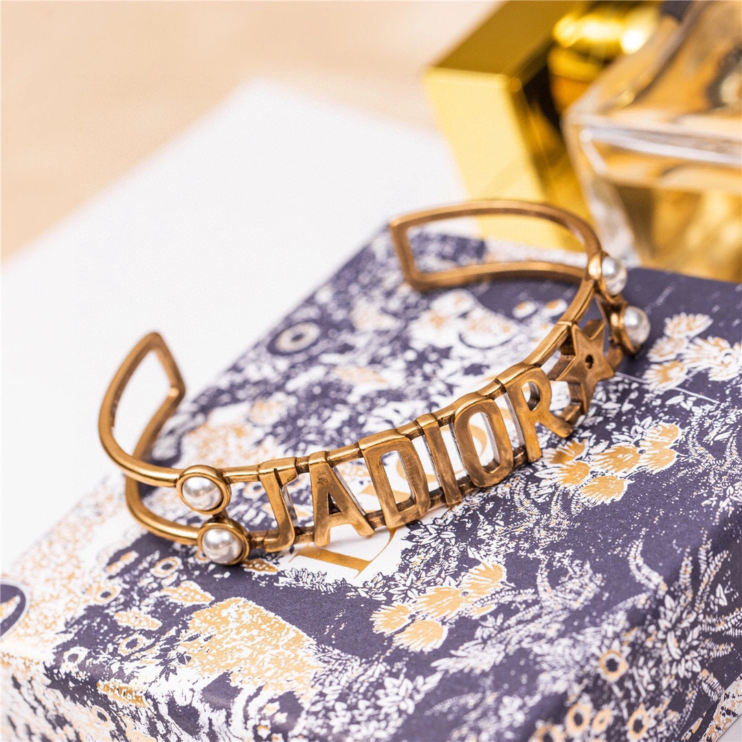 &barbara- item:B-S092C1704