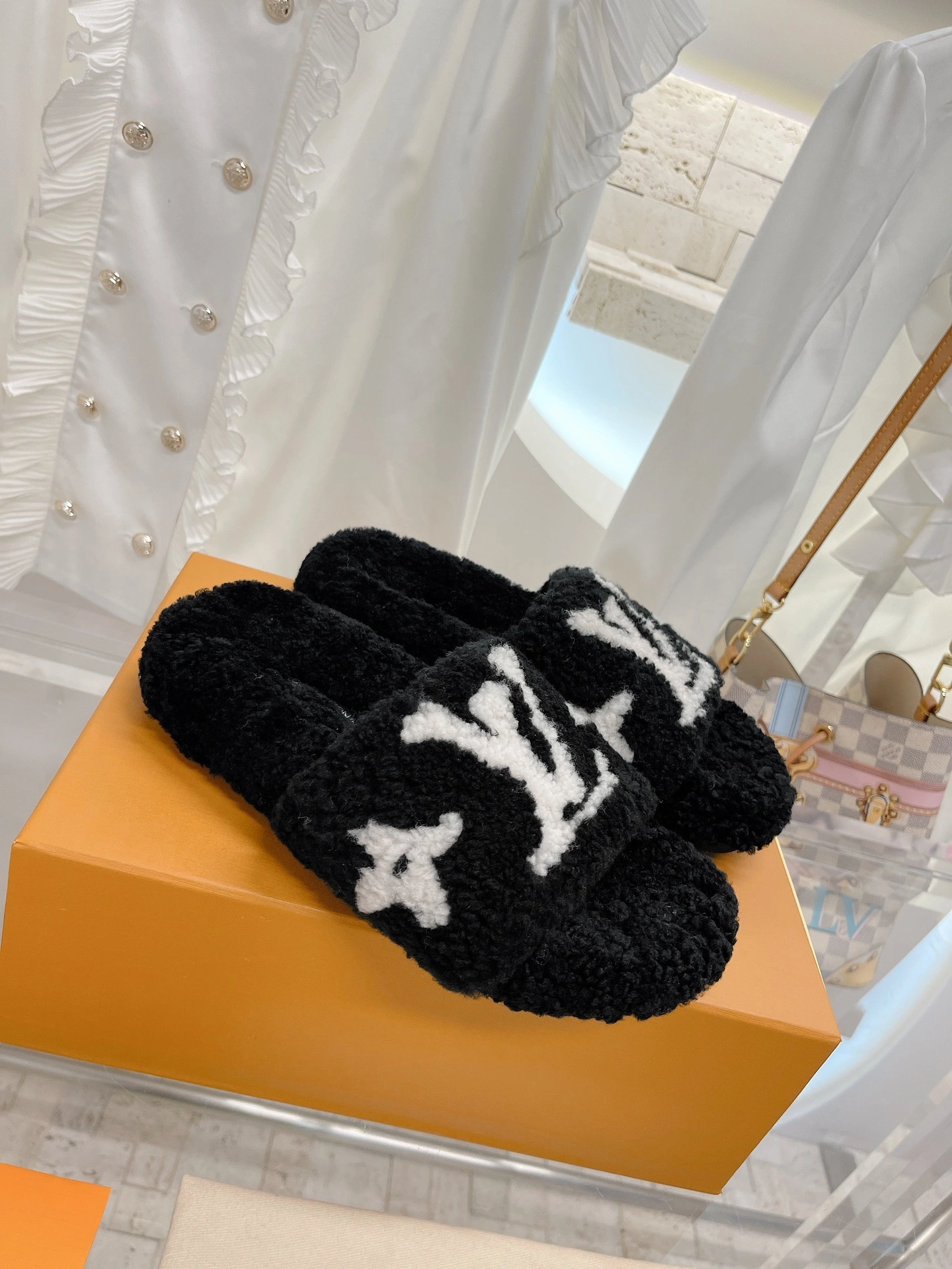 coco-- 1ABWDN item:C-X000H0128Y
