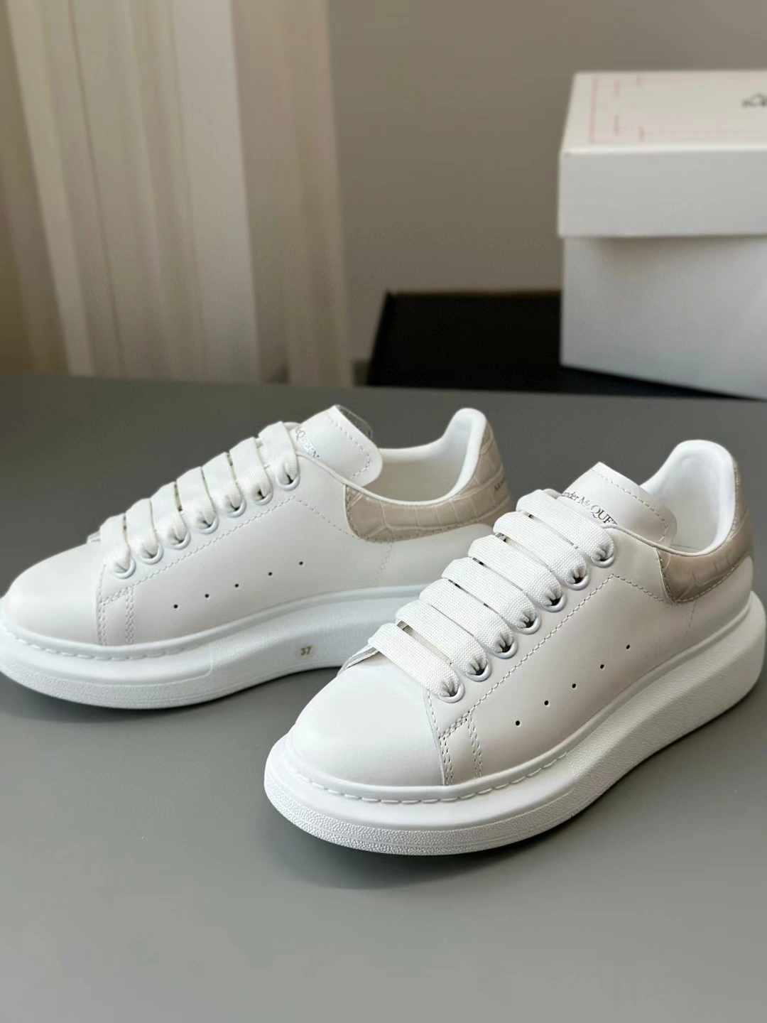 coco-- 553770WHXMY9551 item:C-X812F1856Y