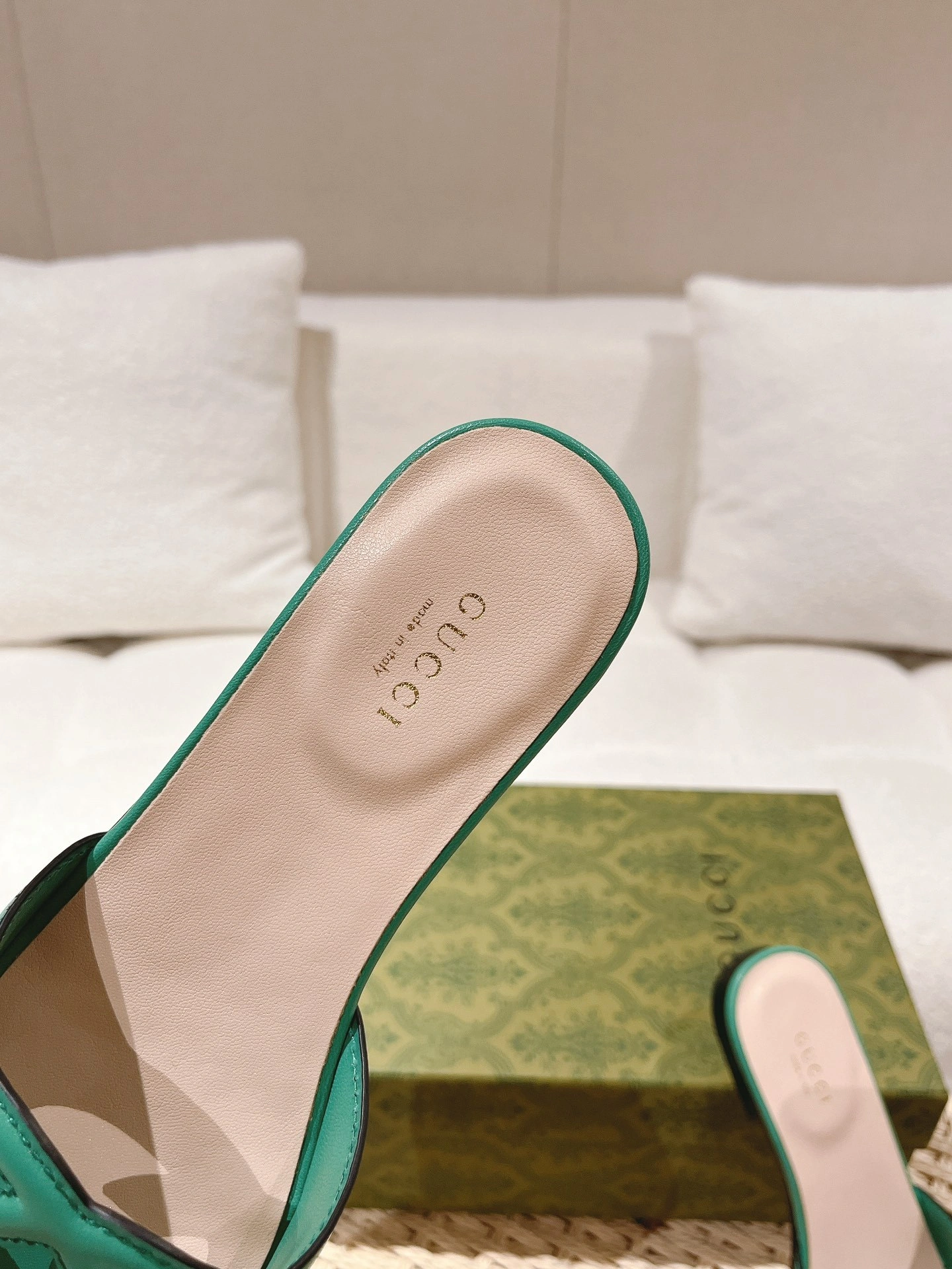 coco-- 694451 US000 3727 item:C-X000G2716Y