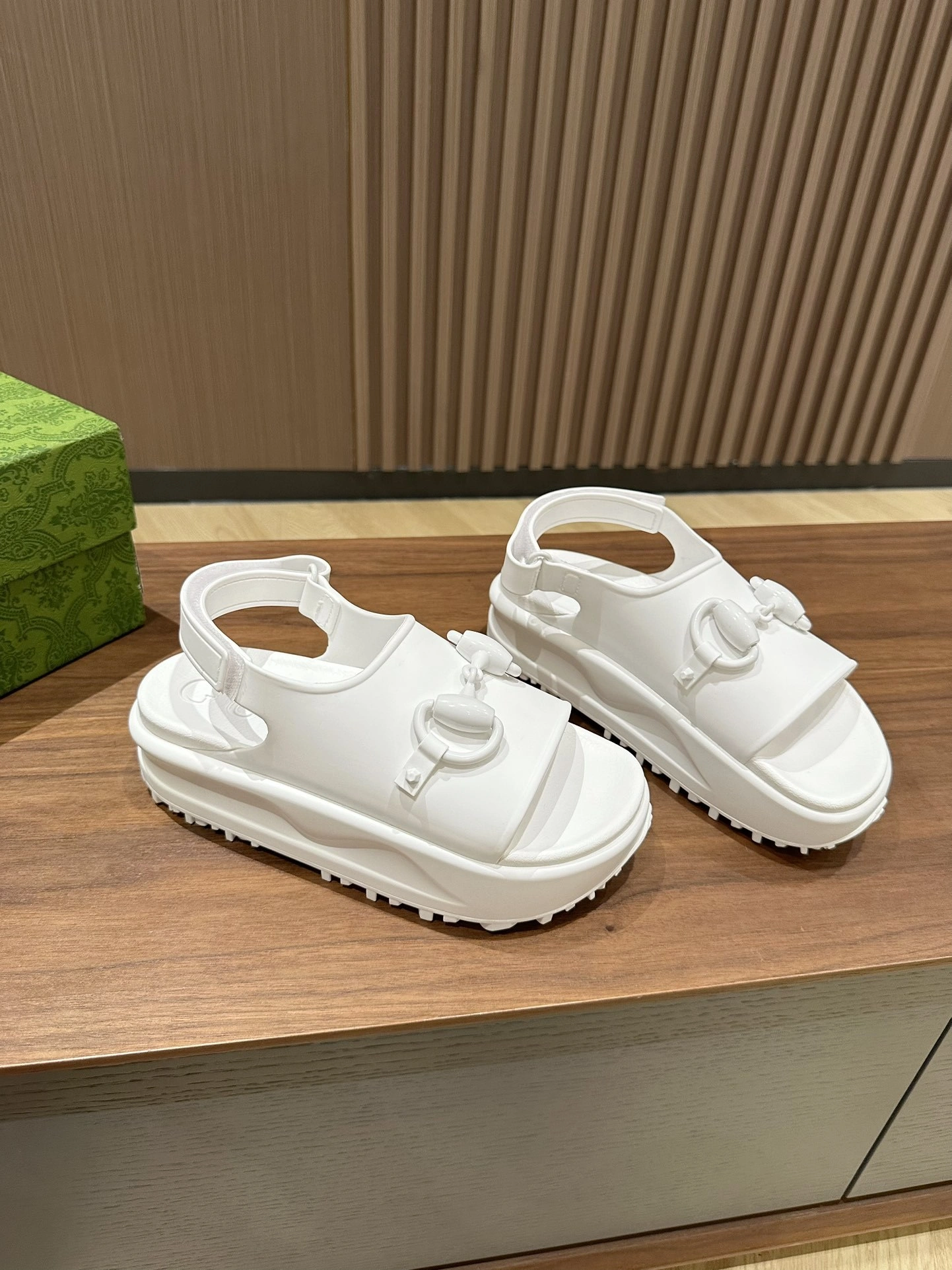 coco-- 742435 JAAC9 9014 item:C-X003F2131Y