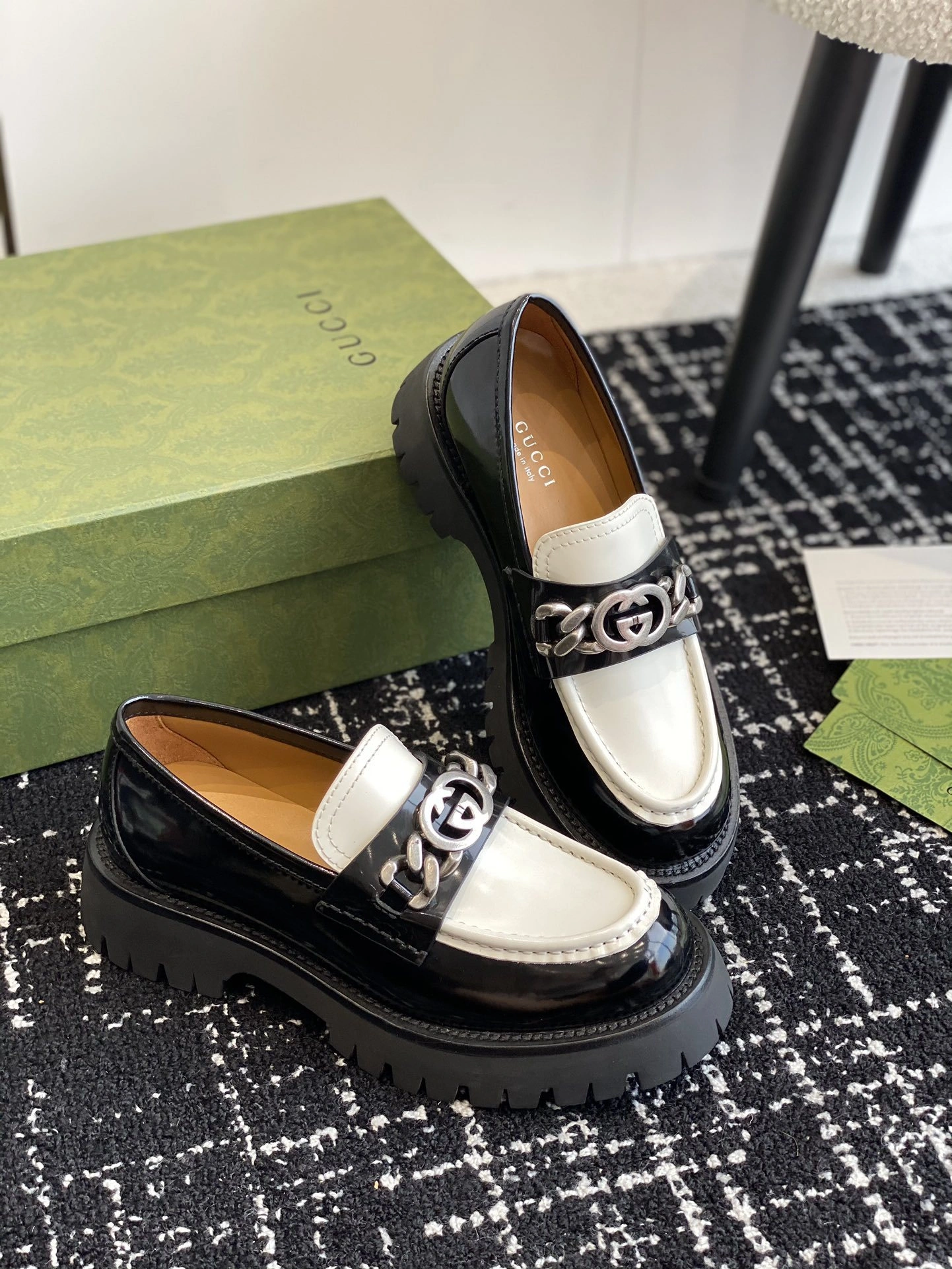 coco-- 756401 DS8J0 1072 item:C-X187I1132Y