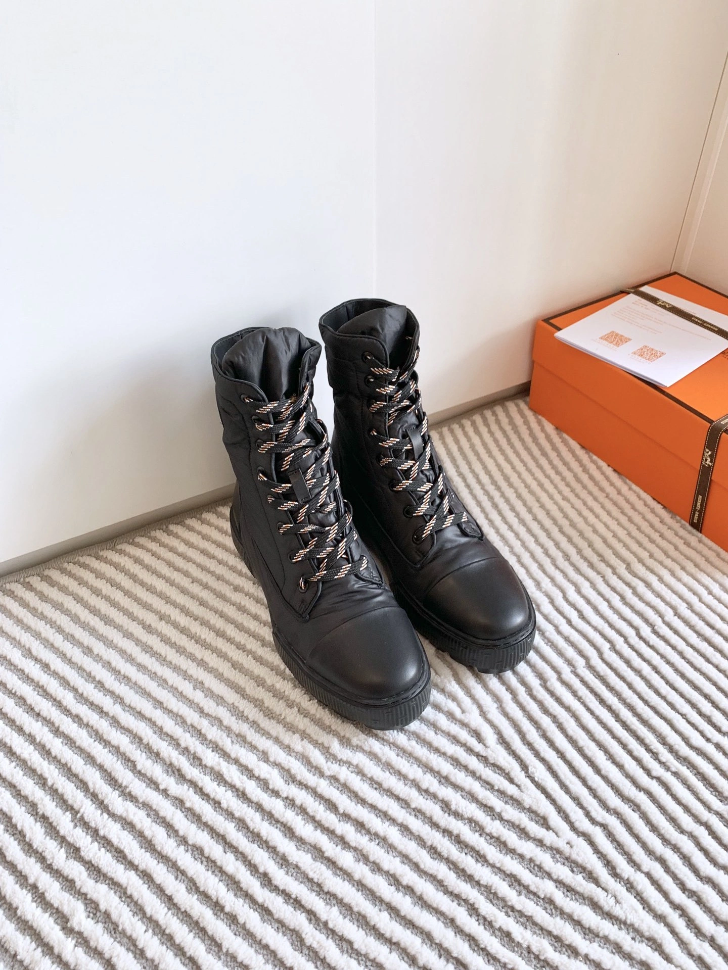 coco-- H222052Z 02 item:C-X032I2863Y
