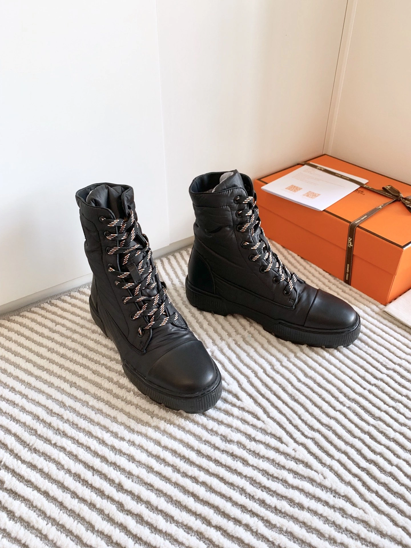 coco-- H222052Z 02 item:C-X032I2863Y