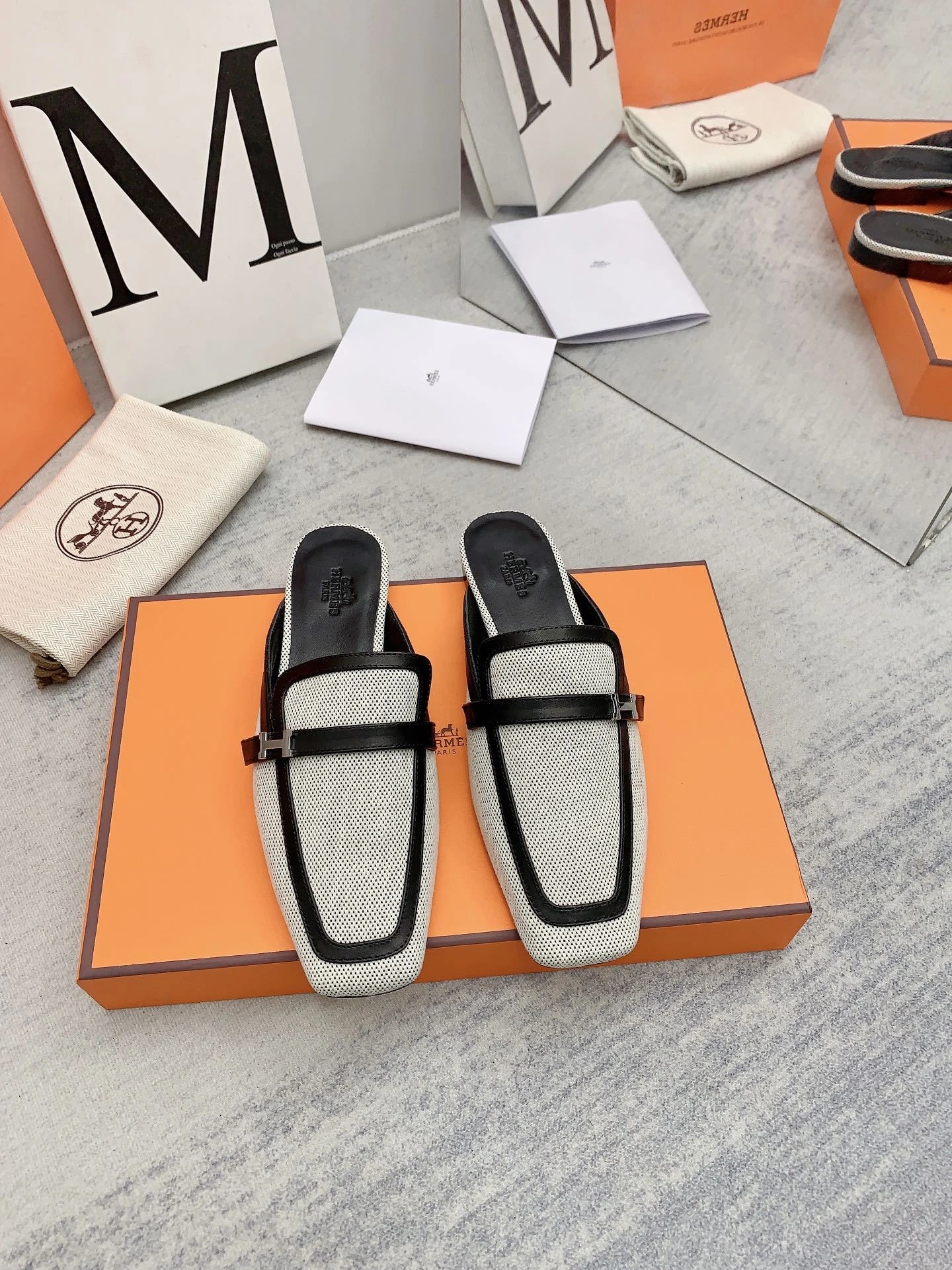 coco-- H231052Z PN item:C-X000G2928Y