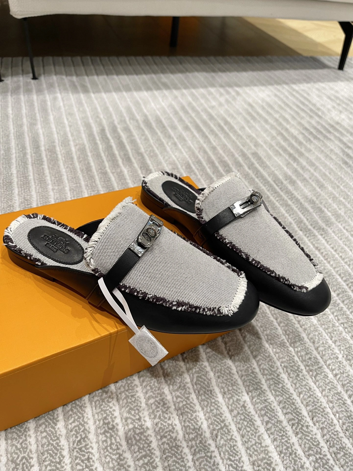 coco-- H231064Z PN item:C-X003D2445Y