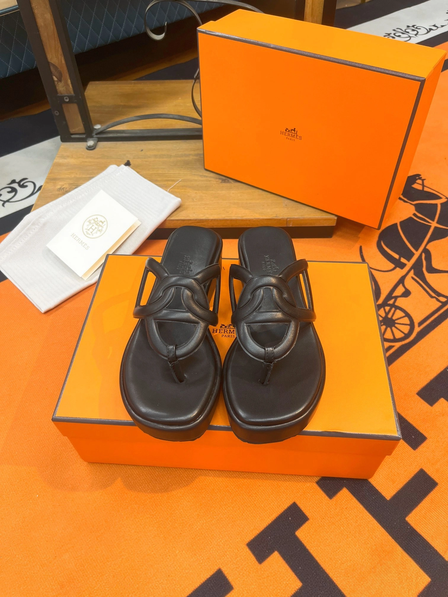 &coco-- H231083Z 02 item:C-X198D0669