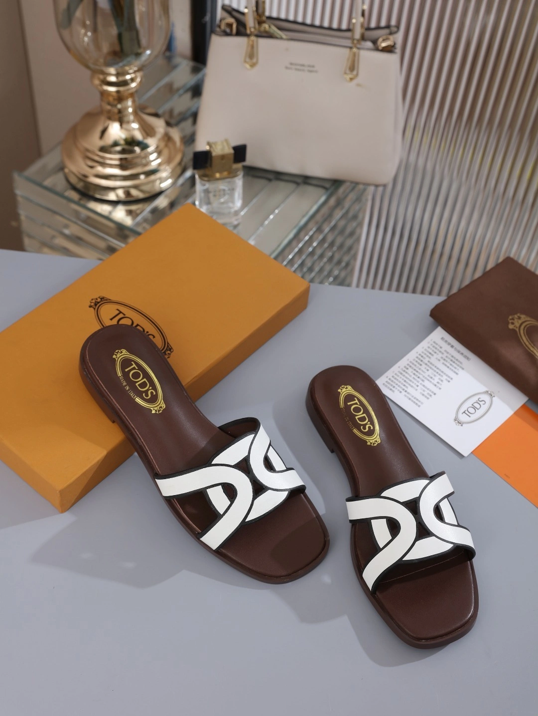 coco-- XXW70K0GU70MIDB015 item:C-X198D0697